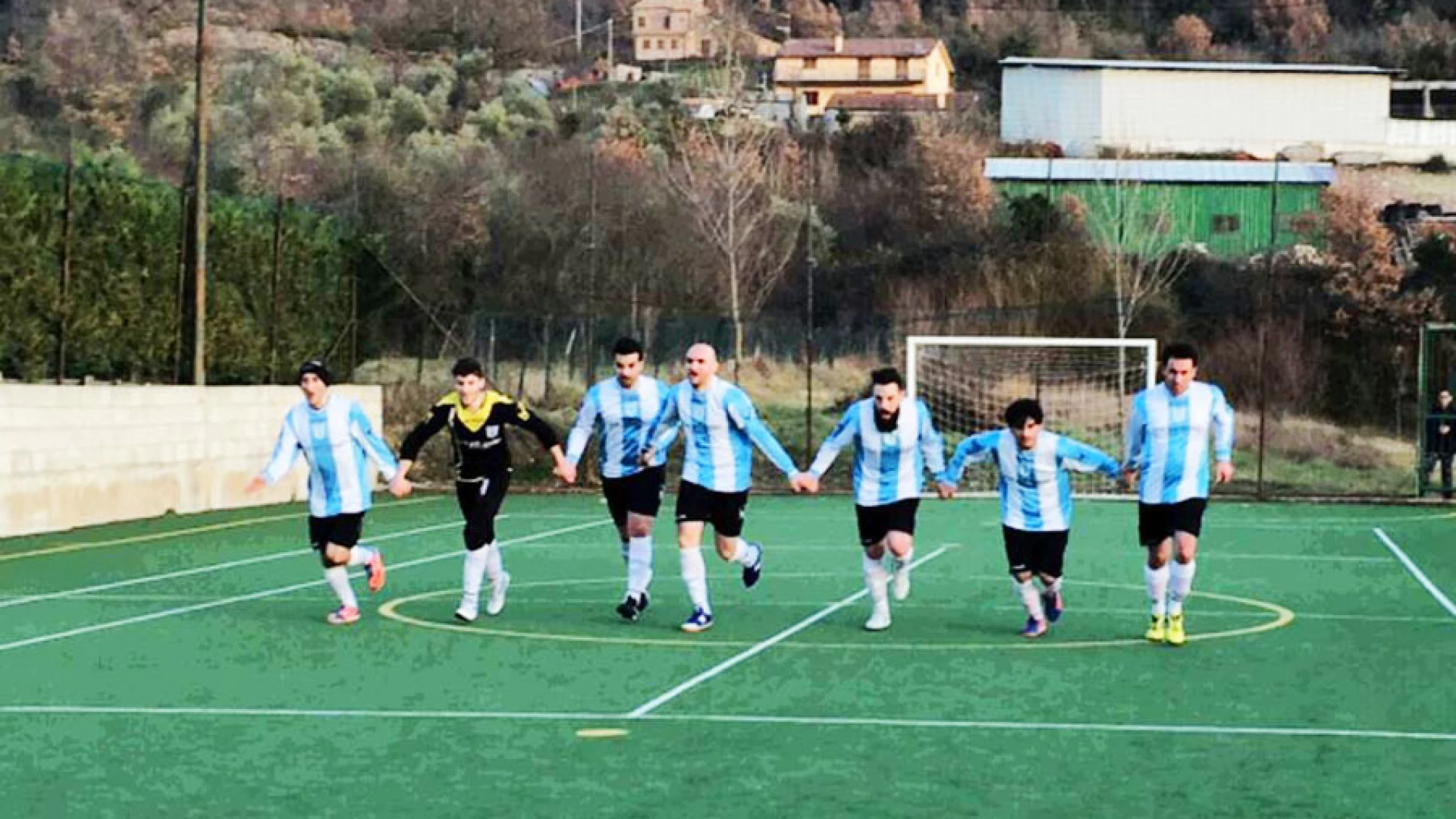 Calcio a 5: i ragazzi dell’Aqualand schiantano il Roccaravindola. La Futsal ne fa ben 16 e consolida il primato in classifica.