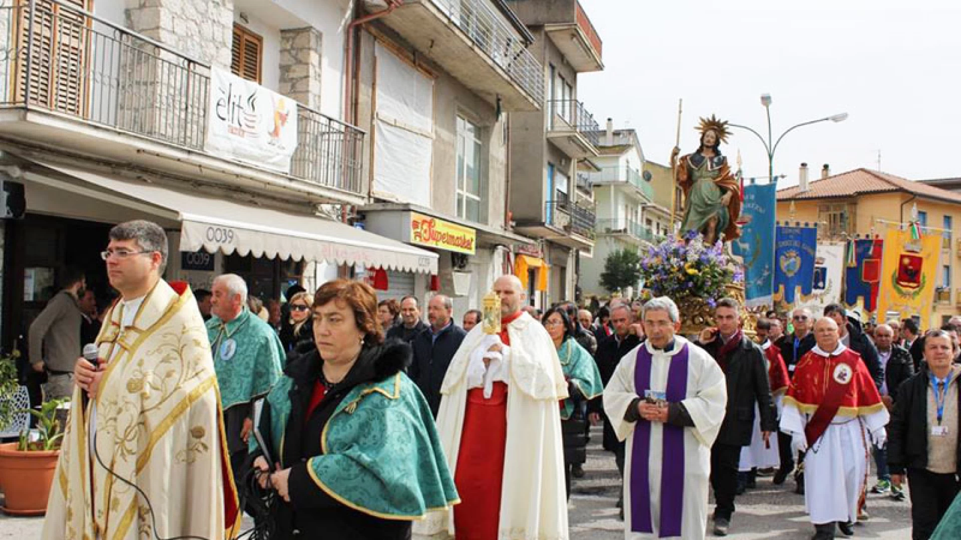 Capriati al Volturno: migliaia di fedeli hanno preso parte alla giornata dedicata a San Rocco. Il santo riunisce due regioni: Campania e Molise.