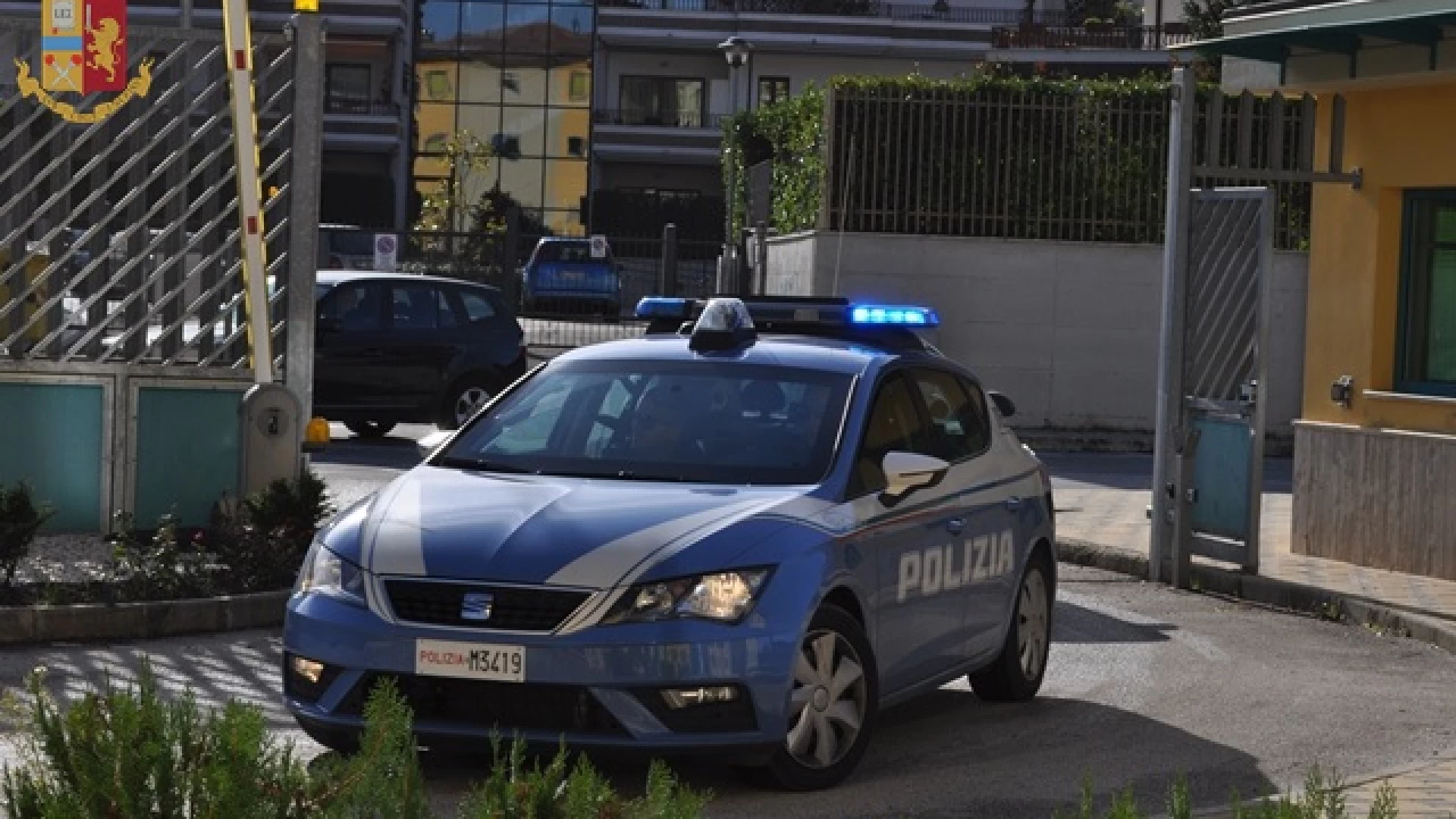 Isernia cittadino straniero accompagnato dalla Polizia presso il centro di identificazione ed espulsione di Bari.