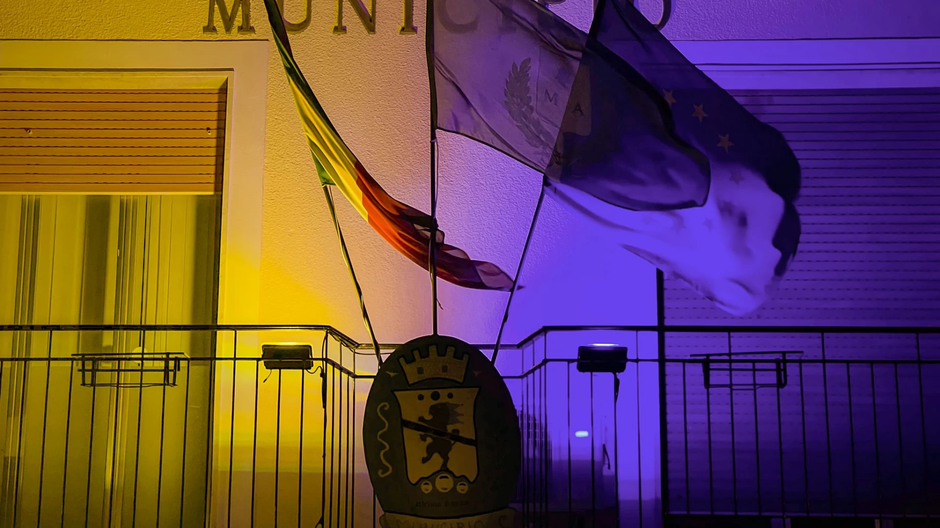 Il Comune di Macchia d’Isernia illumina la sede Municipale con i colori dell’Ucraina.