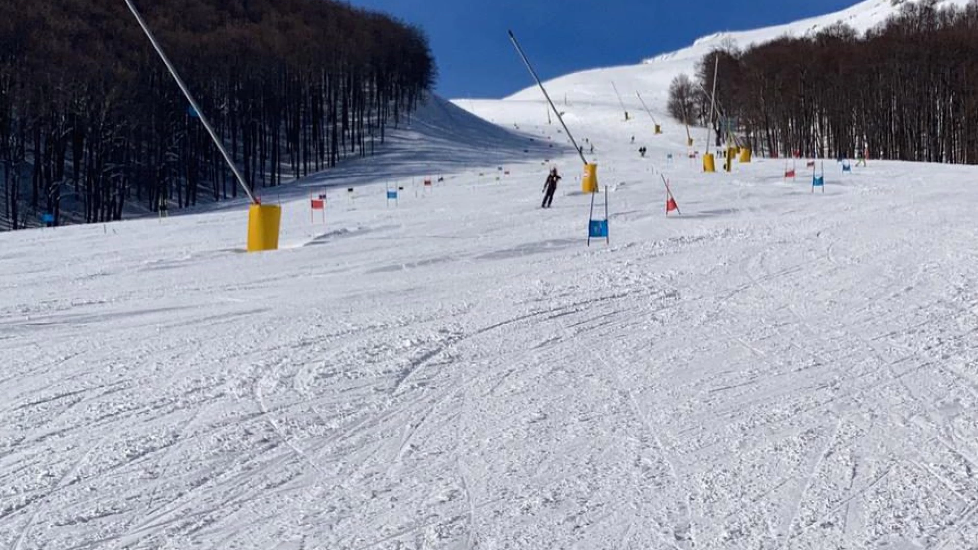Roccaraso: da oggi partono le nuove regole per sciare. Super Green Pass rafforzato e Ffp2 per salire su cabinovie.