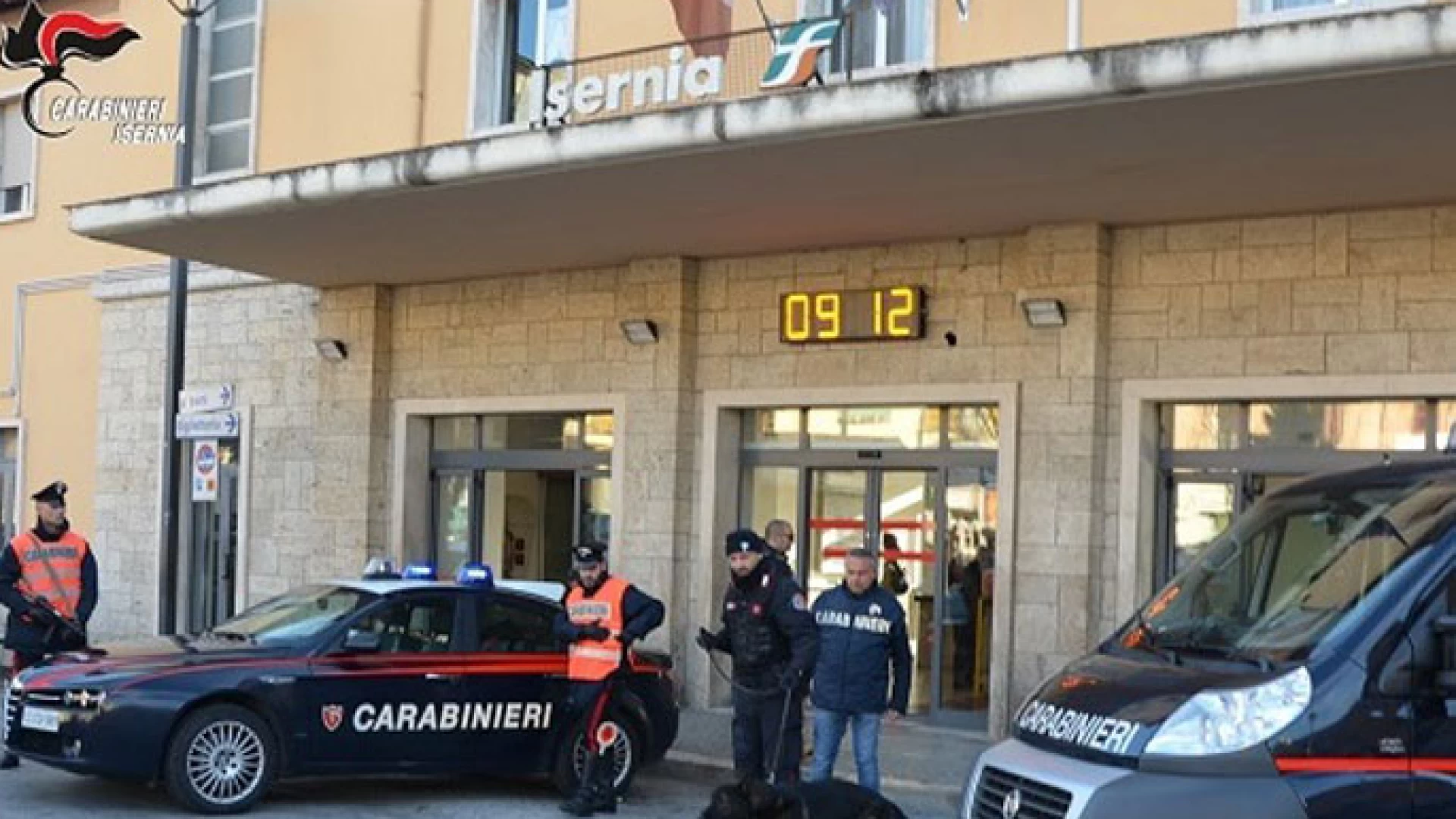 Isernia: Controlli antidroga dei Carabinieri presso Istituti Scolastici, Stazioni Ferroviarie e Terminal Bus, un ragazzo e una ragazza trovati in possesso di droga.