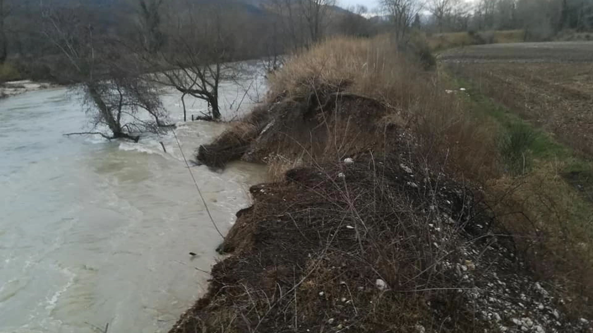 Straripamento fiume Volturno a Sesto Campano. "Situazione non più tollerabile dopo un anno". Il sindaco Macari scrive alle Istitituzioni