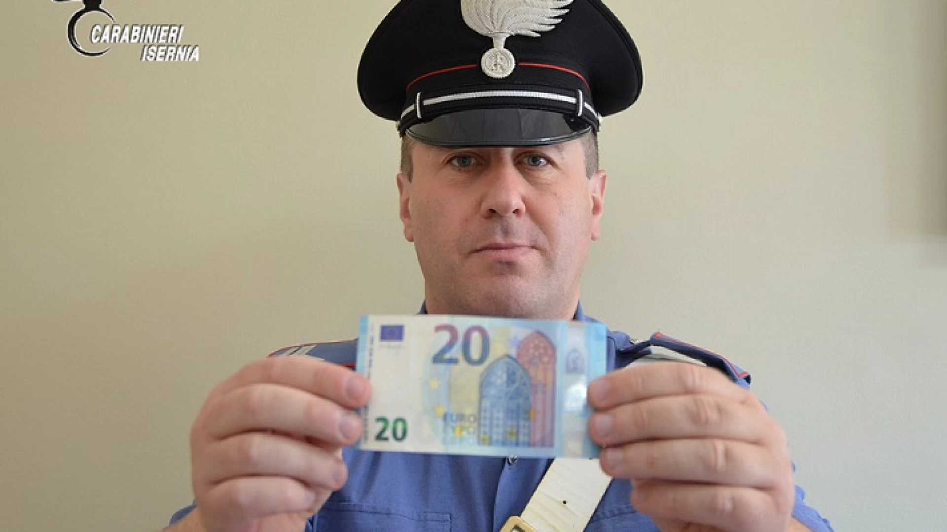 Venafro: tenta di spacciare banconote da venti euro false, 30enne denunciato dai Carabinieri.