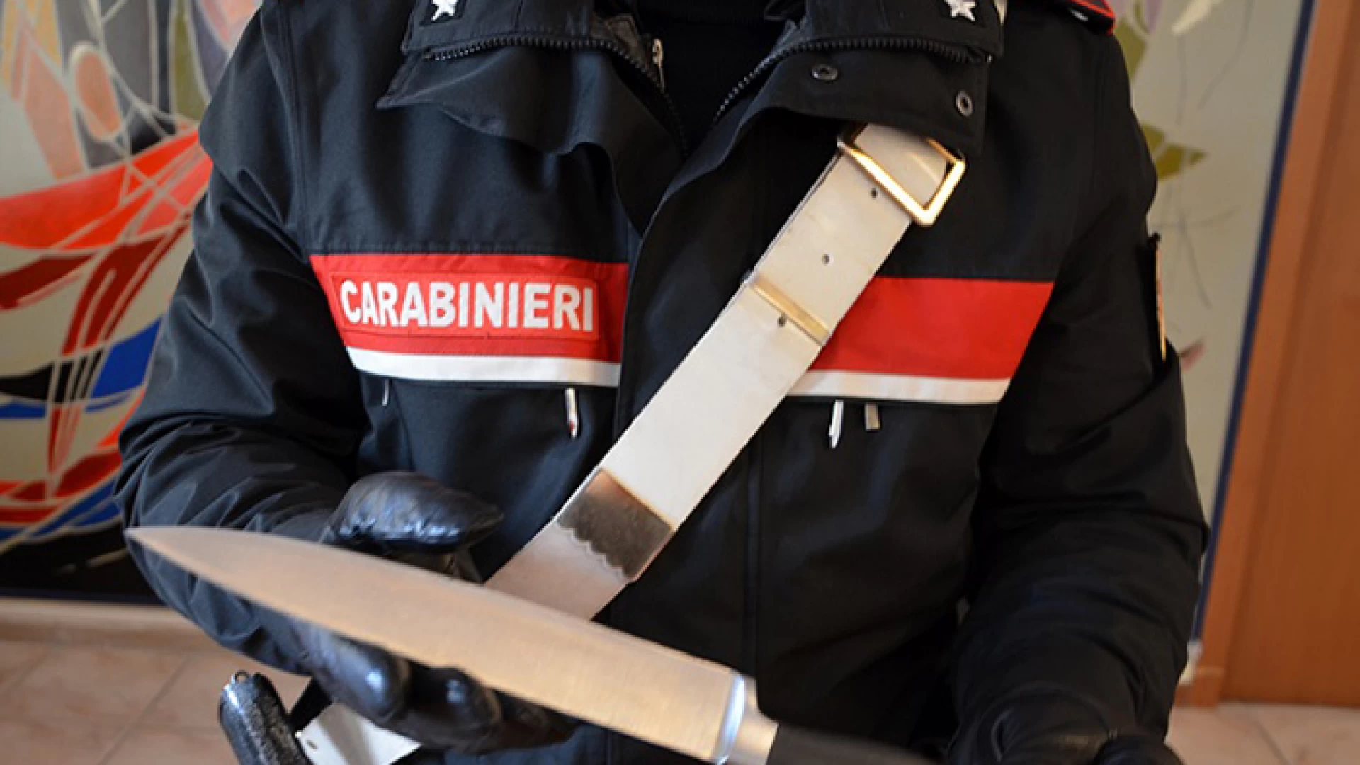 Isernia: Armato di coltello aggredisce il fratello, denunciato dai Carabinieri per minaccia aggravata.