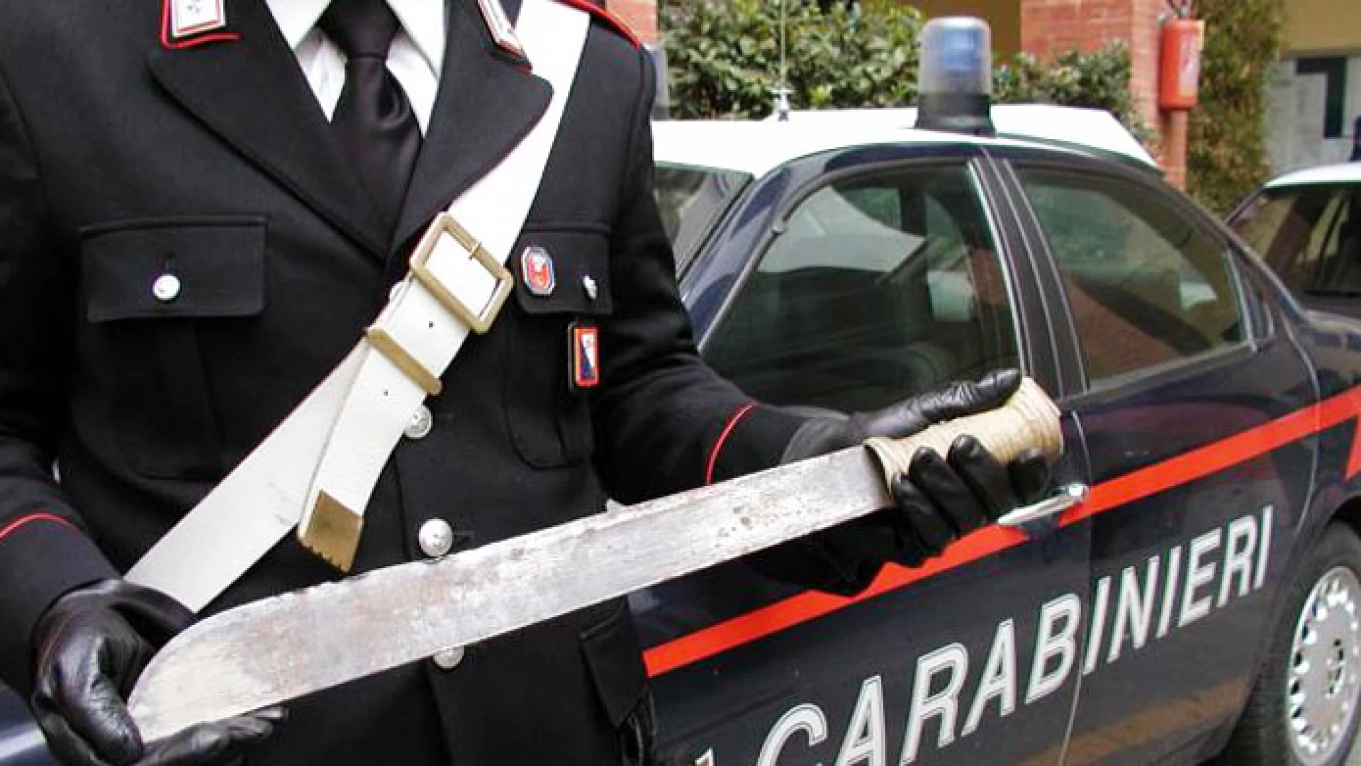 Isernia: Operazione “Pasqua sicura”, servizi a largo raggio dei Carabinieri, scattano denunce. Sequestrato un machete ad un 38enne.