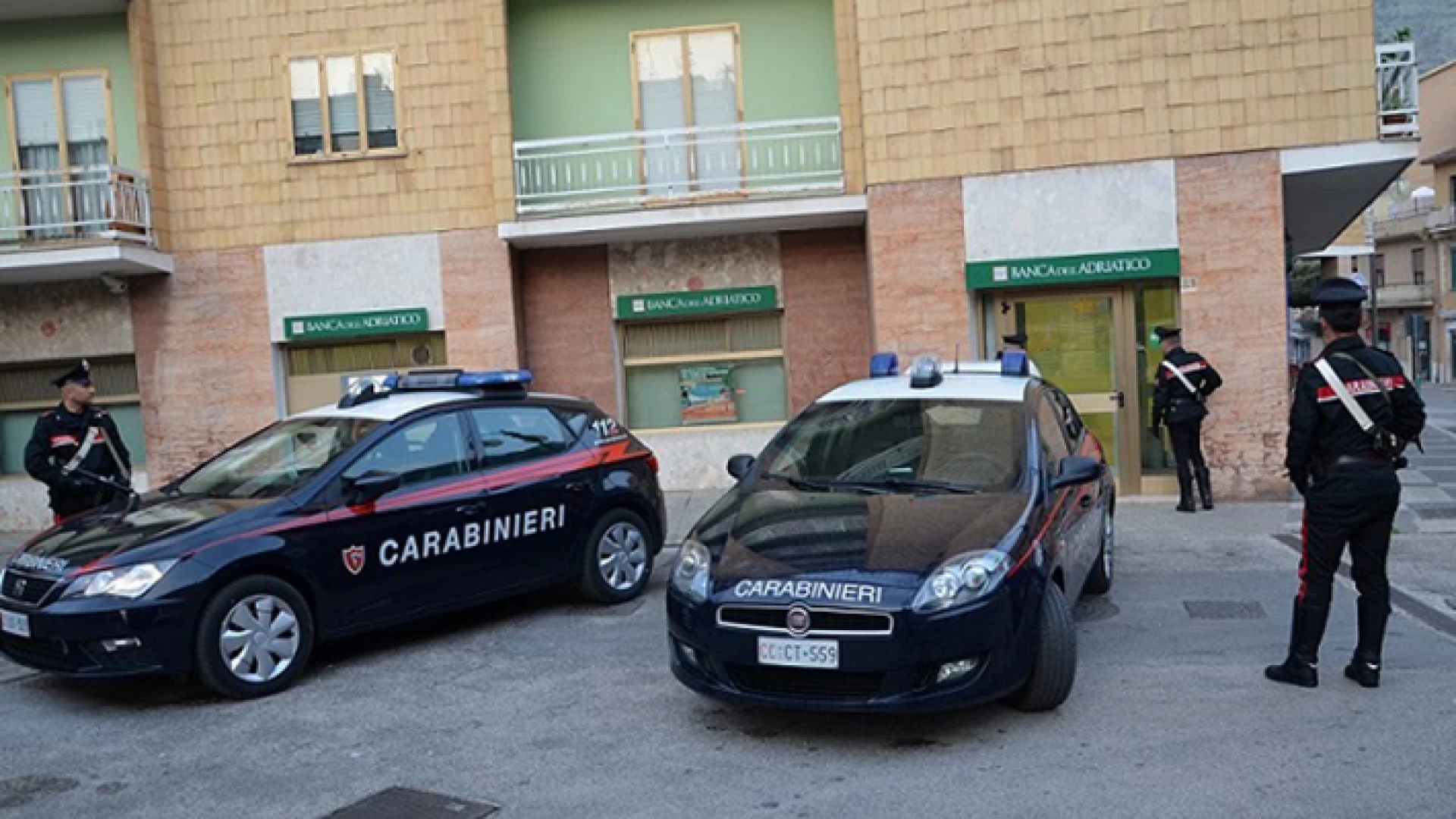 Isernia: rapinano una banca e smarriscono il telefono cellulare. Una banda di malviventi è stata sgominata dai Carabinieri. Avevano effettuato un colpo a Venafro alla Banca dell’Adriatico.