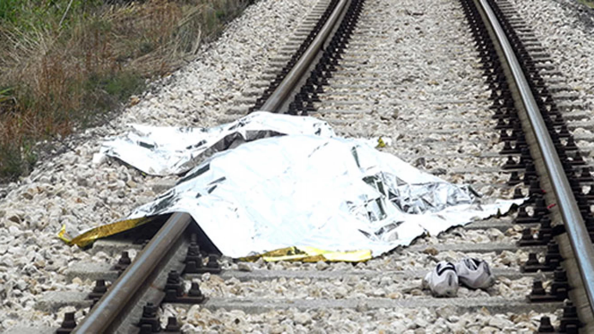 Bojano: investito dal treno , terribile morte per un 24enne travolto dal convoglio in corsa.
