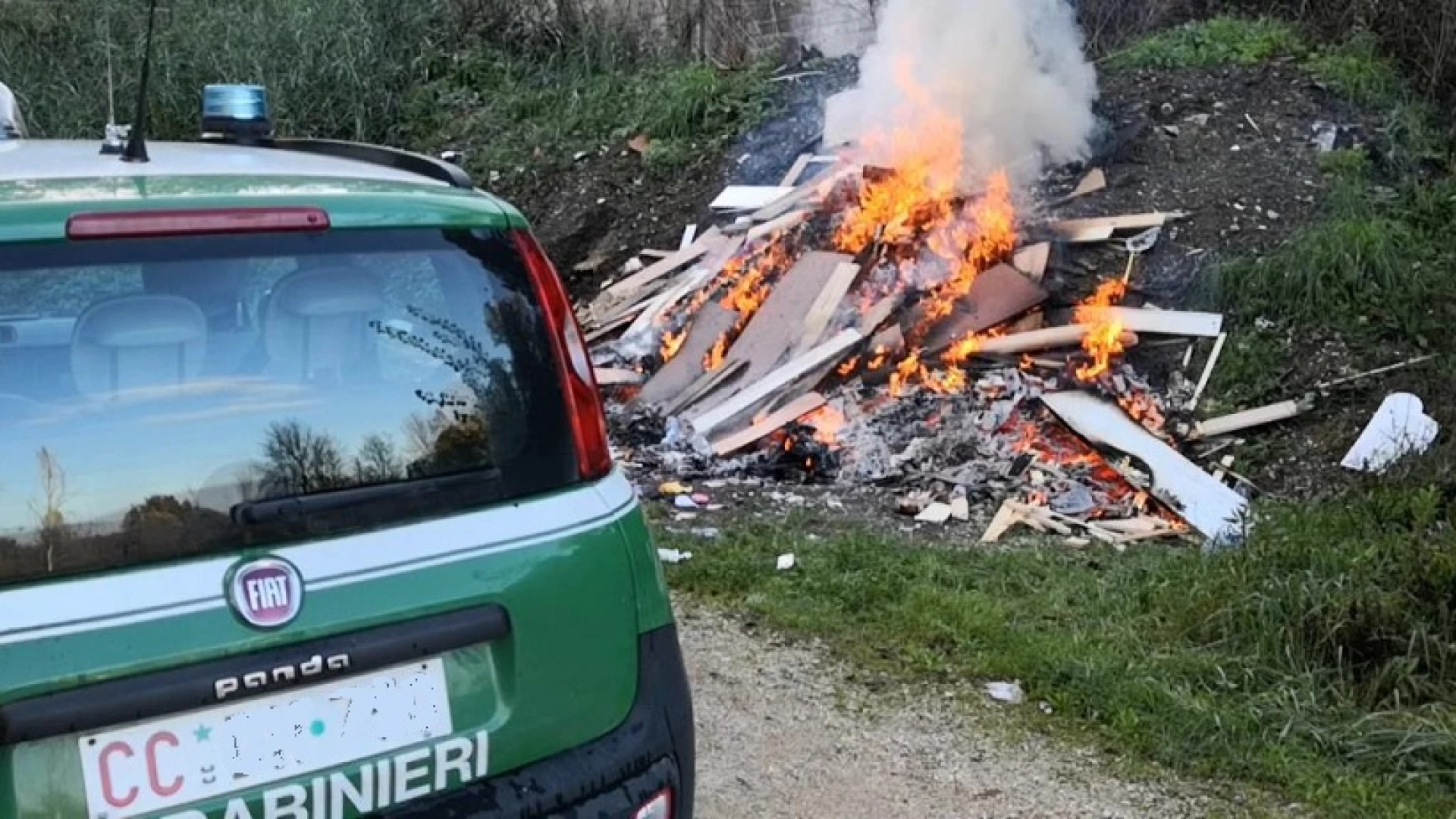 Isernia: Carabinieri Forestali hanno denunciato una persona in stato di libertà per combustione illecita di rifiuti.