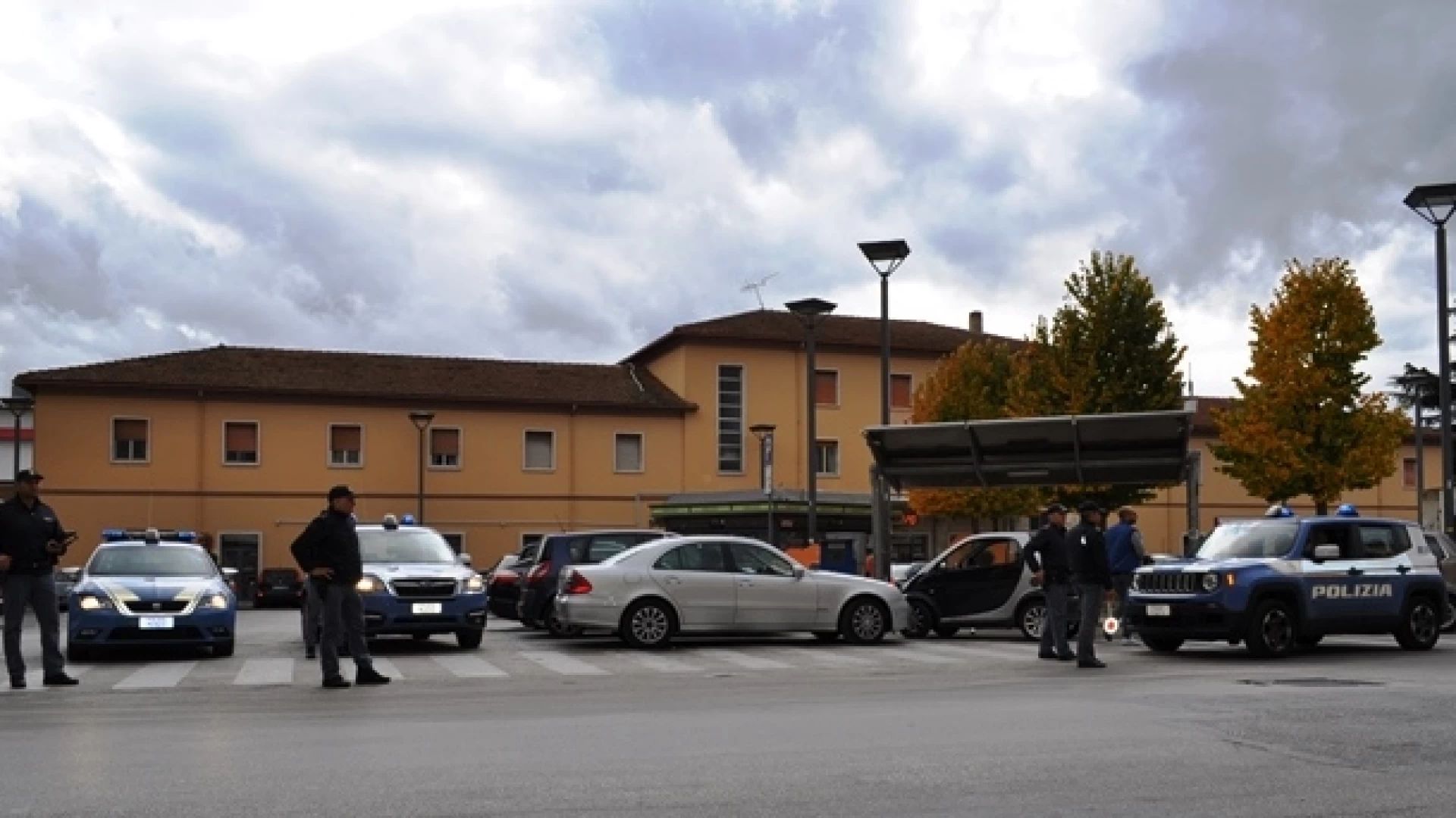 Isernia: week-end di controlli per la polizia. Fermato giovane 24enne con stupefacenti presso il terminal autobus della città.