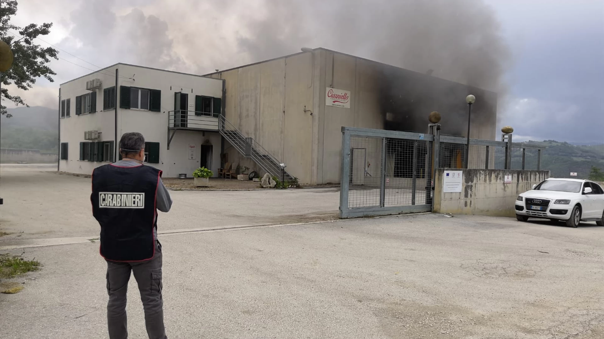 Bagnoli del Trigno: Incendio ad un’attività commerciale. Indagano i Carabinieri di Agnone.
