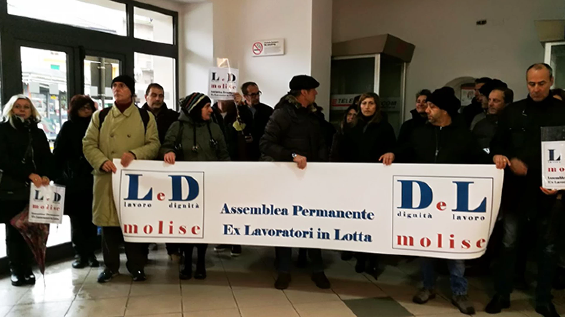 “Che il Direttore Palmieri protesti con noi in difesa dei posti di lavoro” . Lo aspettiamo sotto il palazzo regionale. Così Emilio Izzo a sostegno dei disoccupati.