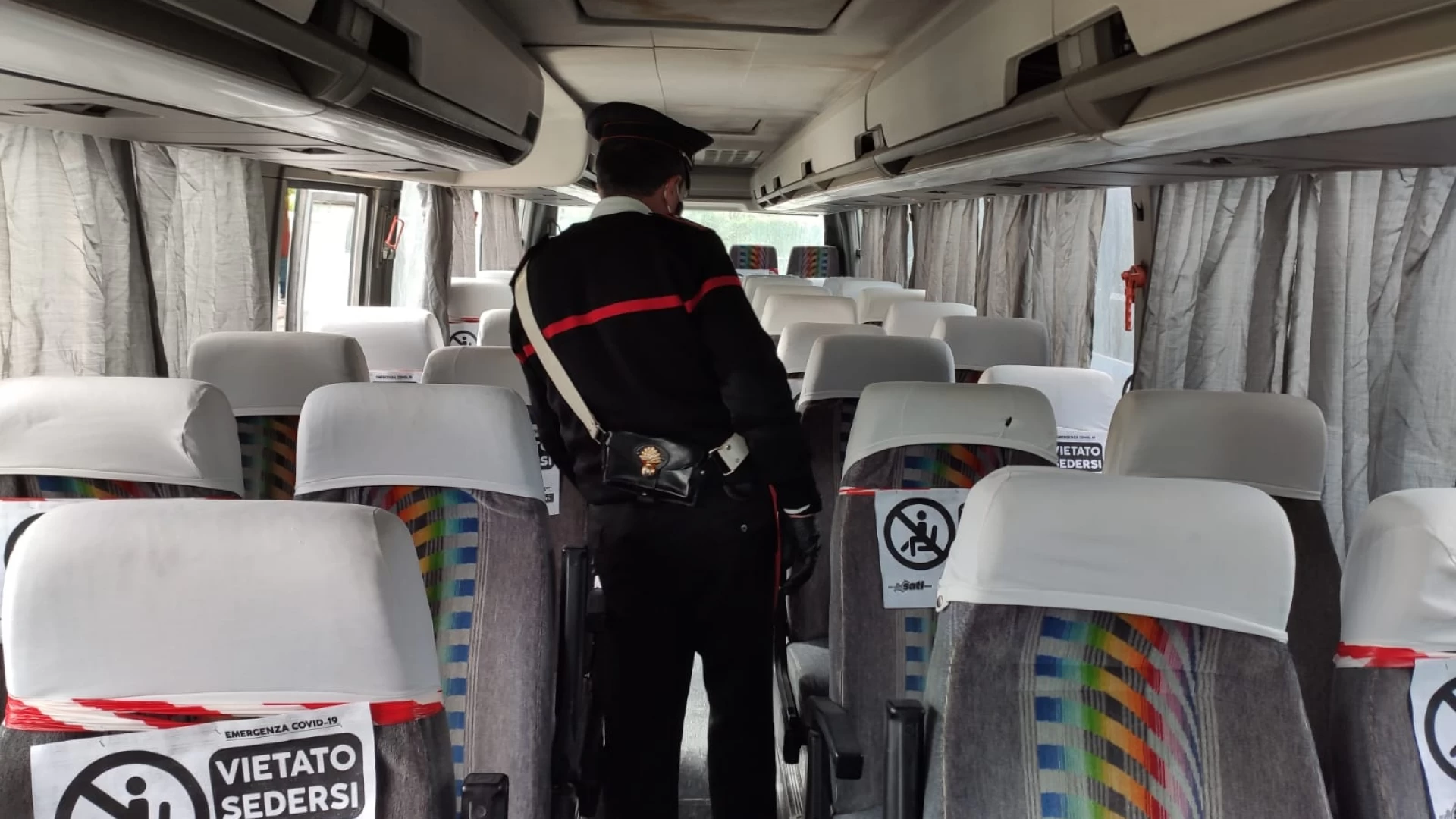 I carabinieri della Compagnia di Isernia a tutela dei pendolari e utenti dei mezzi di trasporto pubblici per le misure relative al contenimento del covid-19.