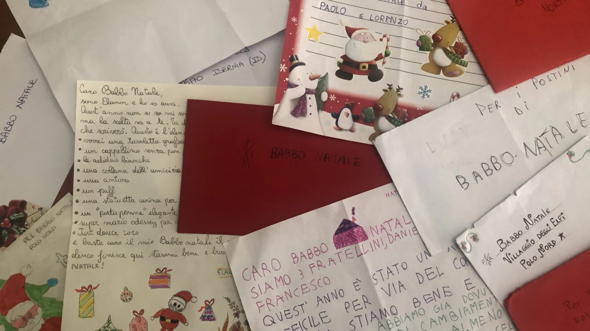 La Posta di Babbo Natale. Anche quest’anno Poste Italiane risponde alle letterine dei bambini.