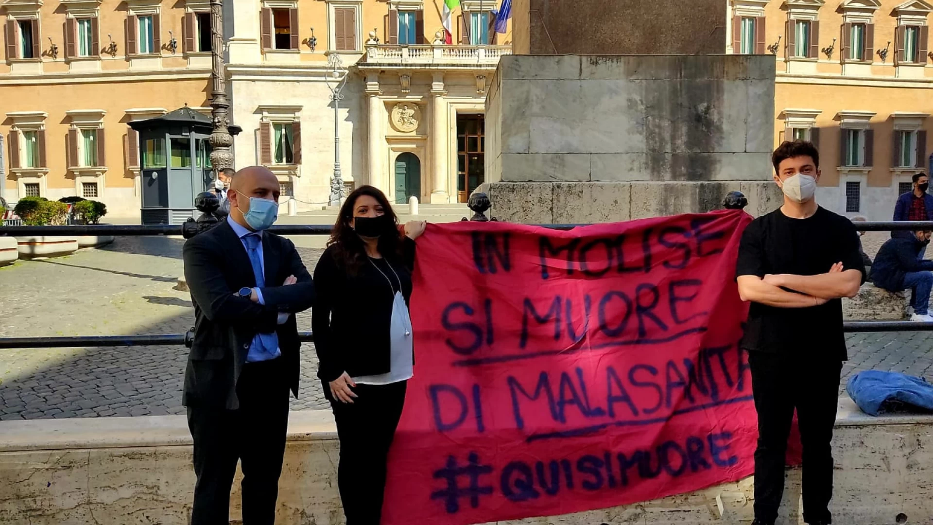 Sanità Molisana, Testamento in piazza con Ortis a Montecitorio per l’iniziativa di “Qui si muore -SoS Molise”.