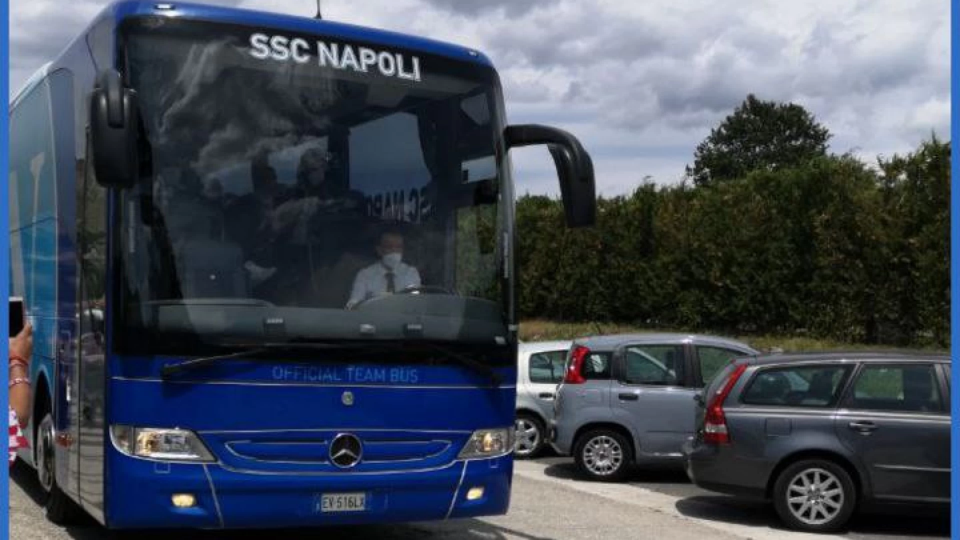 Il Napoli è arrivato a Rivisondoli. Inizia l'avventura abruzzese e noi siamo qui con Castello Azzurro.