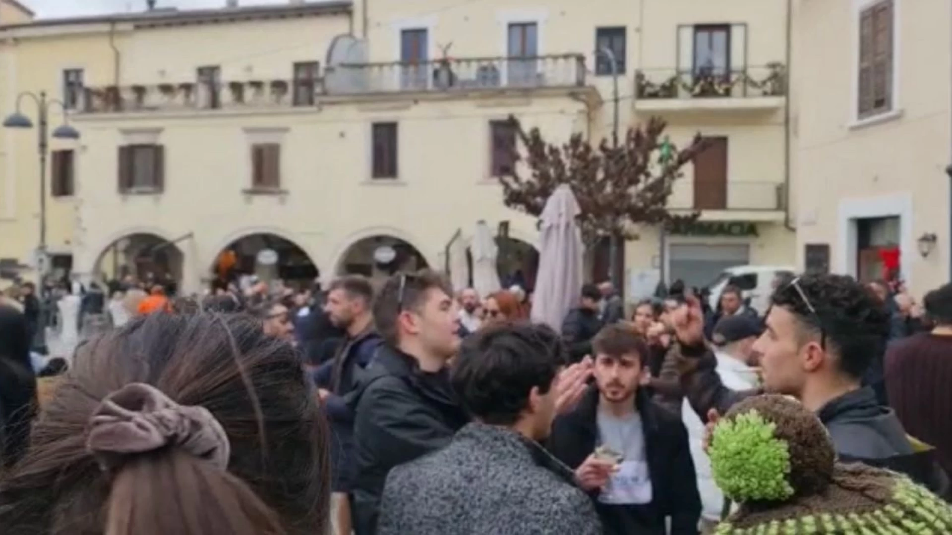 Castel Di Sangro: domani si festeggia il Carnevale con  musica dal vivo in Piazza Plebiscito.