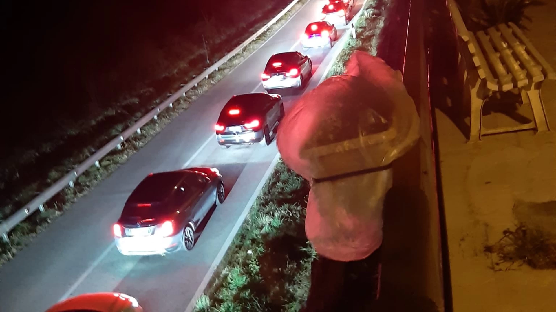 Rientro dall'Abruzzo,.traffico in tilt sulla statale 158. I residenti di Roccaravindola: "Abbiamo paura,le auto sfrecciano anche nelle vie interne del centro abitato".