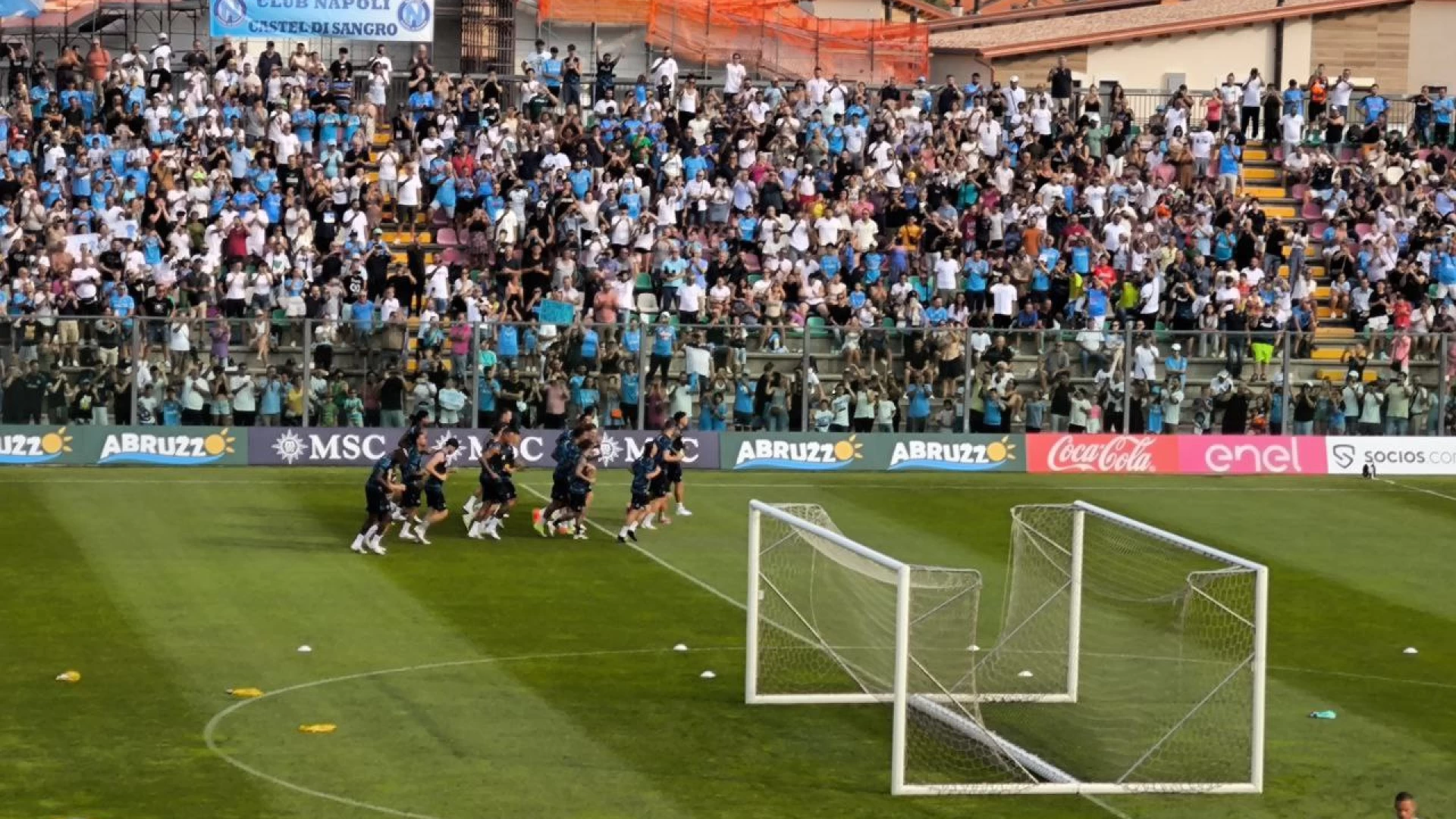 Castel Di Sangro: day3 al Patini per il Napoli. Pienone allo stadio. Partitella a mezzo campo per la formazione di Conte. Tantissimi i tifosi al Patini