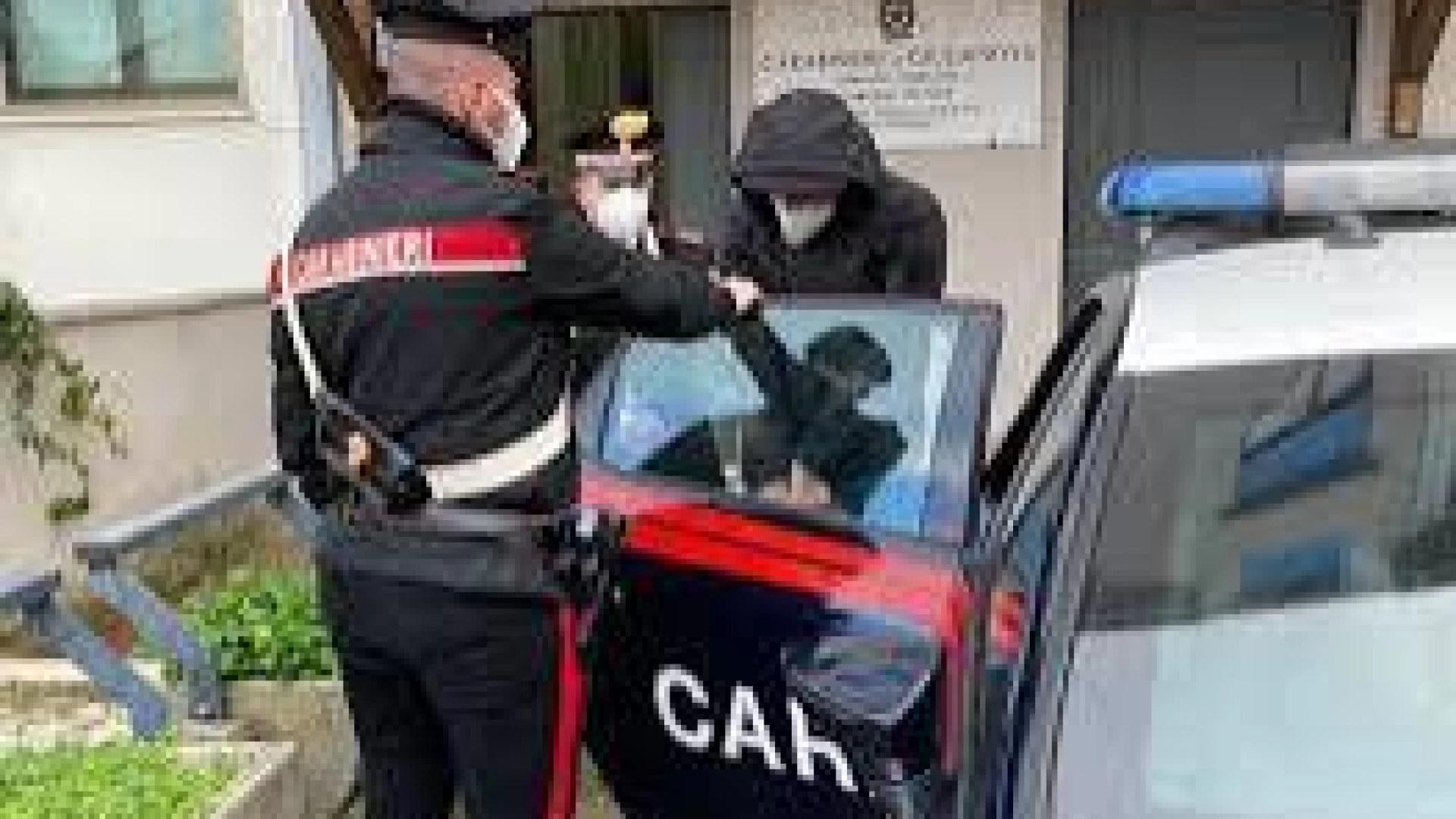 Autolavaggio utilizzato come base di spaccio di stupefacenti. I Carabinieri di Isernia eseguono due misure cautelari nei confronti di due fratelli.