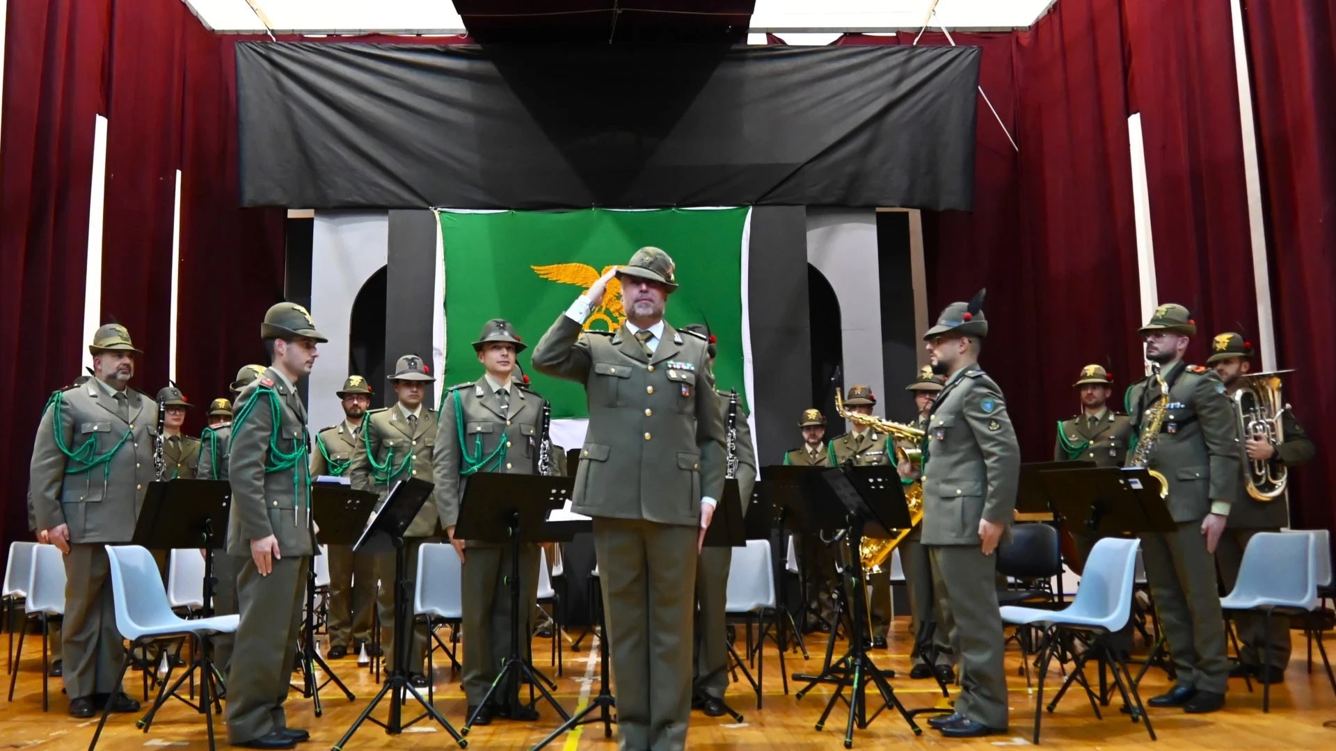 Concerto di Natale “Note di Generosità” della Fanfara della Brigata Taurinense. Grande partecipazione in citta'.