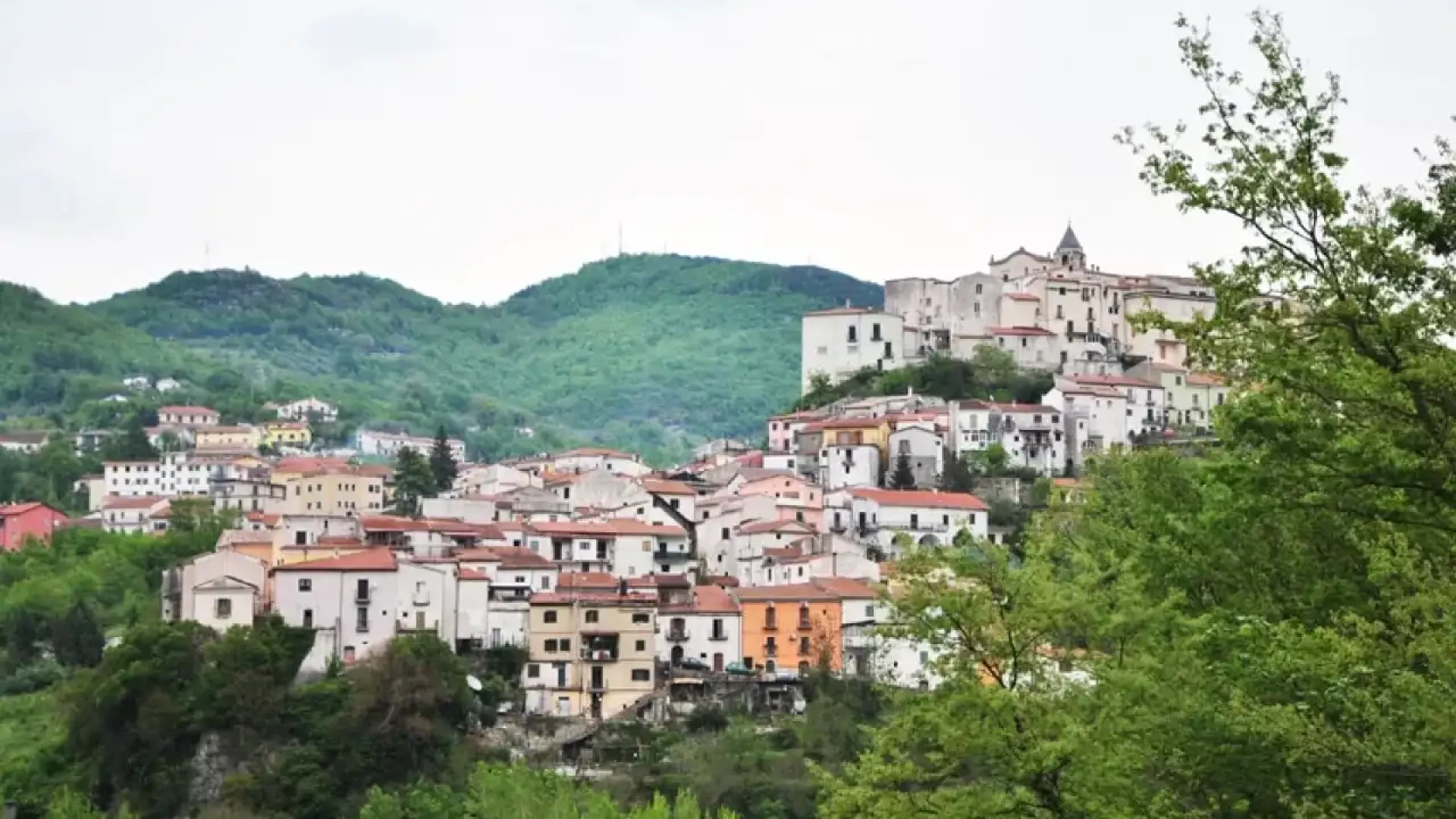 Colli a Volturno: torna a riunirsi il Consiglio Comunale. All'ordine del giorno le tariffe per le imposte 2025.