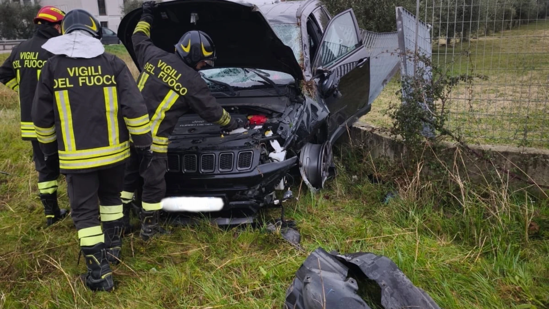 Pozzilli: perde il controllo dell'auto e finisce fuori strada. Incidente nella zona industriale di Pozzilli.