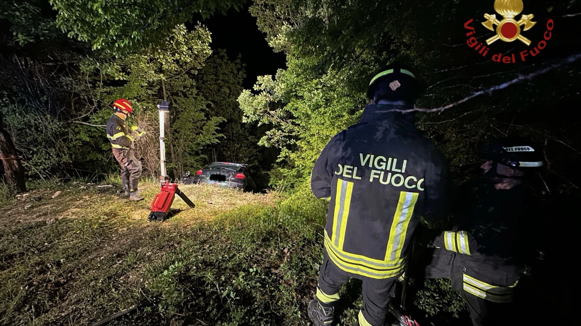 Longano: automobilista perde il controllo della propria vettura e finisce in un dirupo
