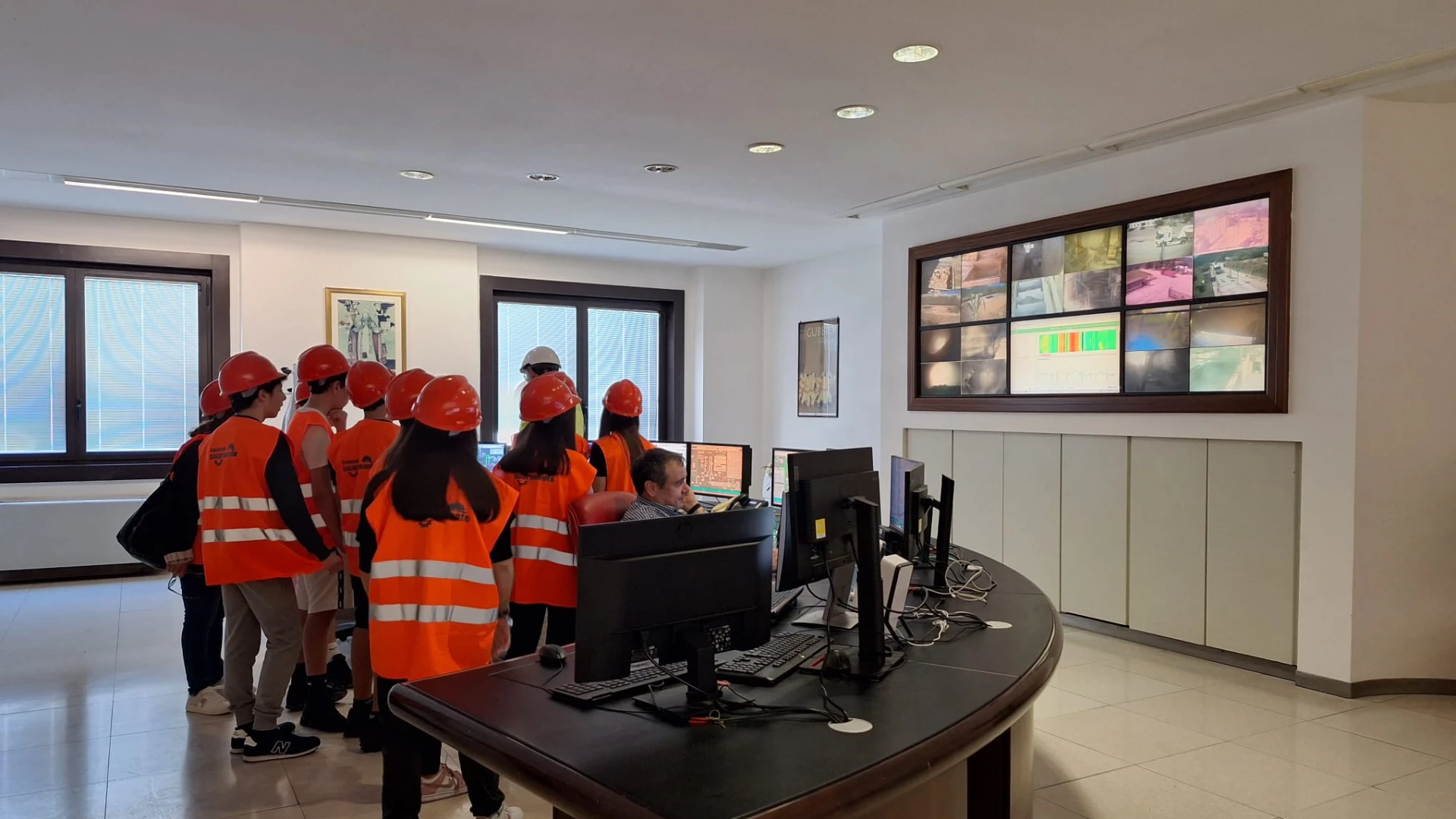 Sesto Campano: gli studenti della scuola secondaria "Gabiele D'Annunzio" in visita presso lo stabilimento Colacem.