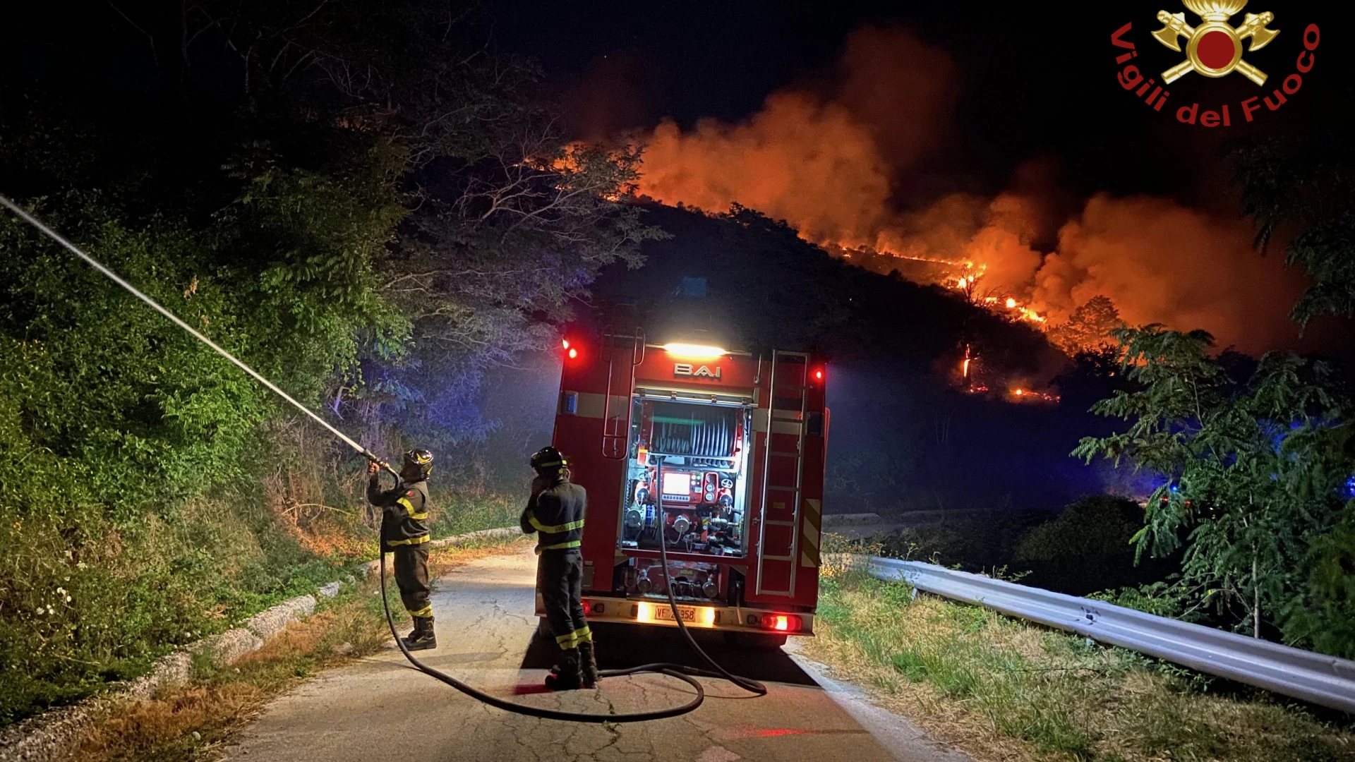 Agnone: terminate le operazioni di spegnimento del vasto incendio. Distrutti oltre 85 ettari di vegetazione e macchia mediterranea.