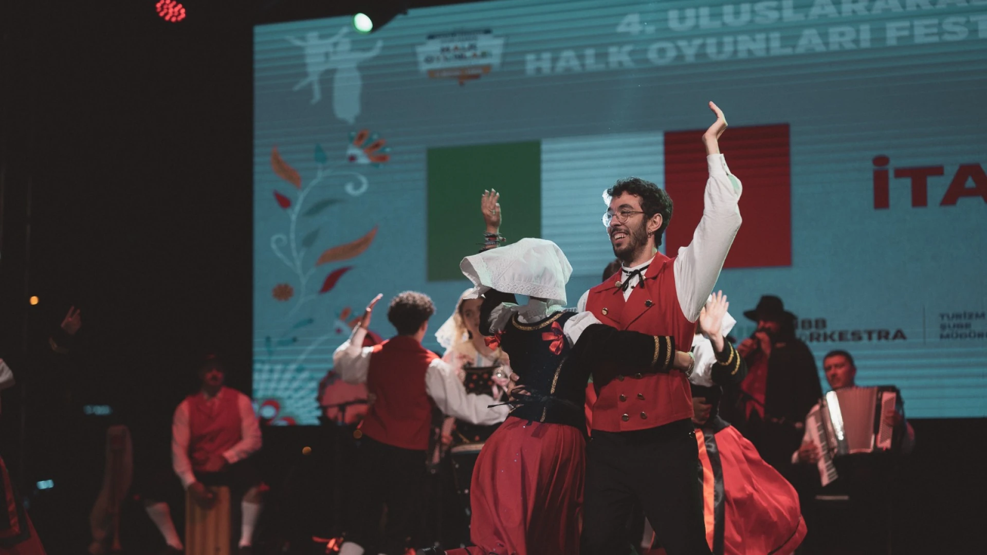 Il gruppo Folk “Ru Maccature” ad Istanbul per rappresentare l’Italia.