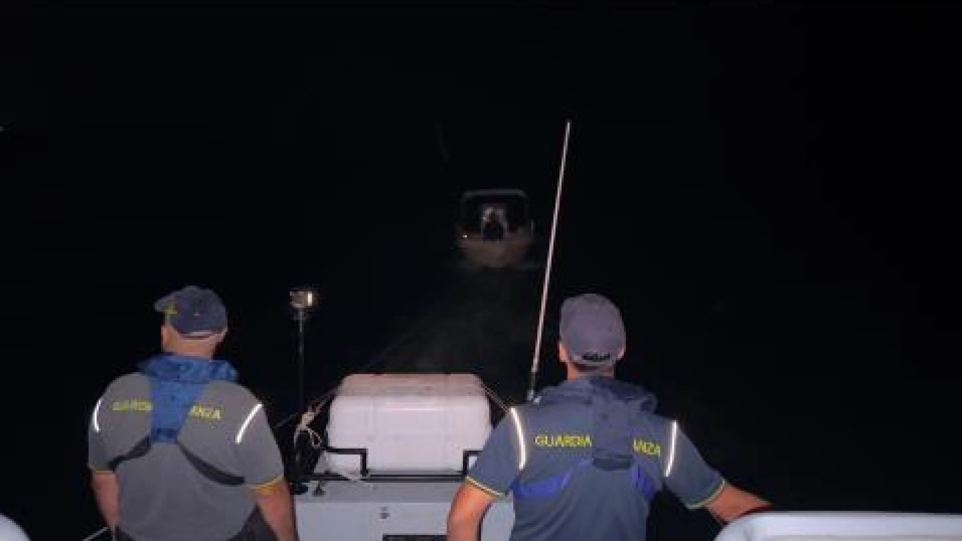 Guardia di Finanza Roan Termoli: soccorsi in mare due diportisti alla deriva nella tempesta.