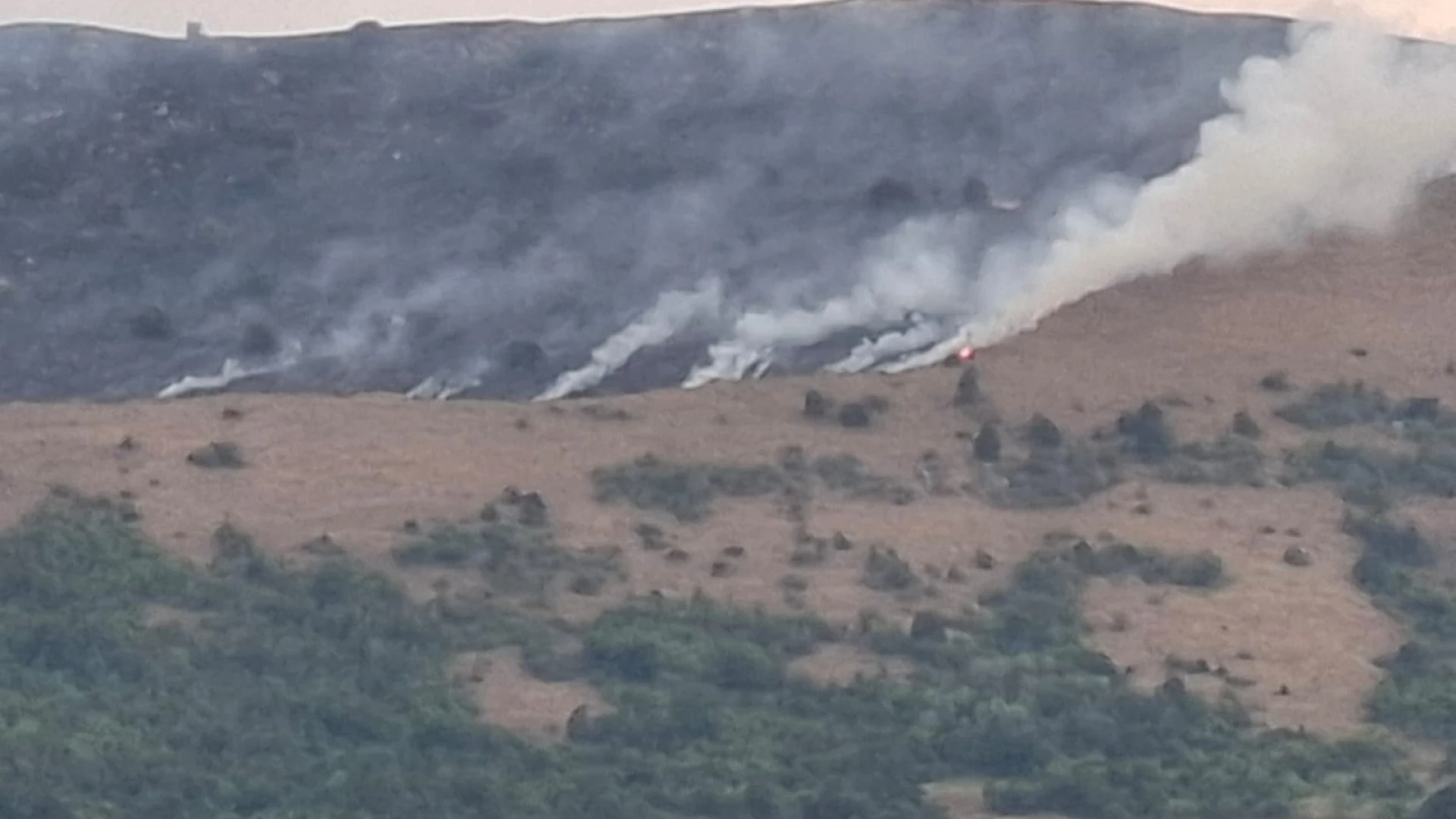 Incendi domati nell'Aquilano: in corso bonifica, fiamme nella Marsica