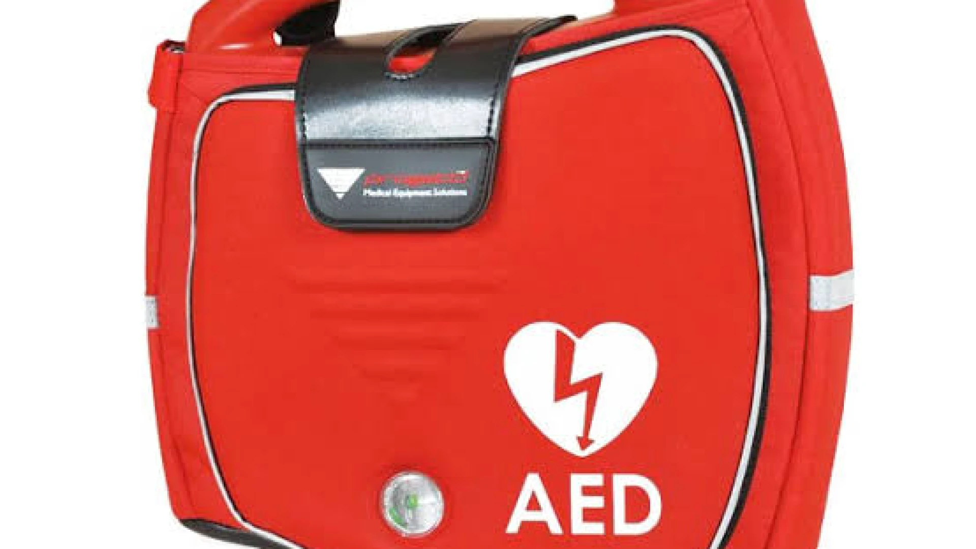 Isernia sempre più “cardioprotetta”: Orizzonti Futuri Onlus dona un defibrillatore per piazza Celestino V