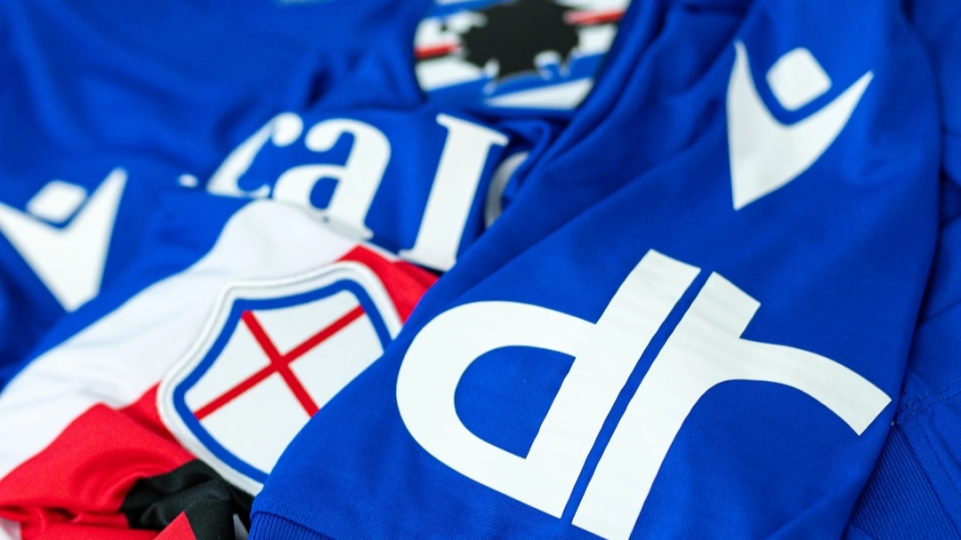 DR è sleeve sponsor della Sampdoria per la stagione 2022/23.