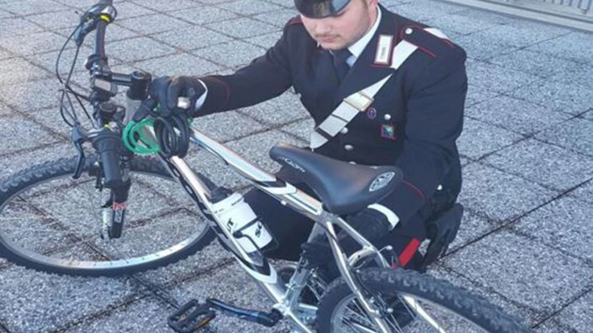 Venafro: ladri di biciclette in azione. I Carabinieri denunciano un giovane isernino che aveva rubato una mountain bike del valore di mille euro.