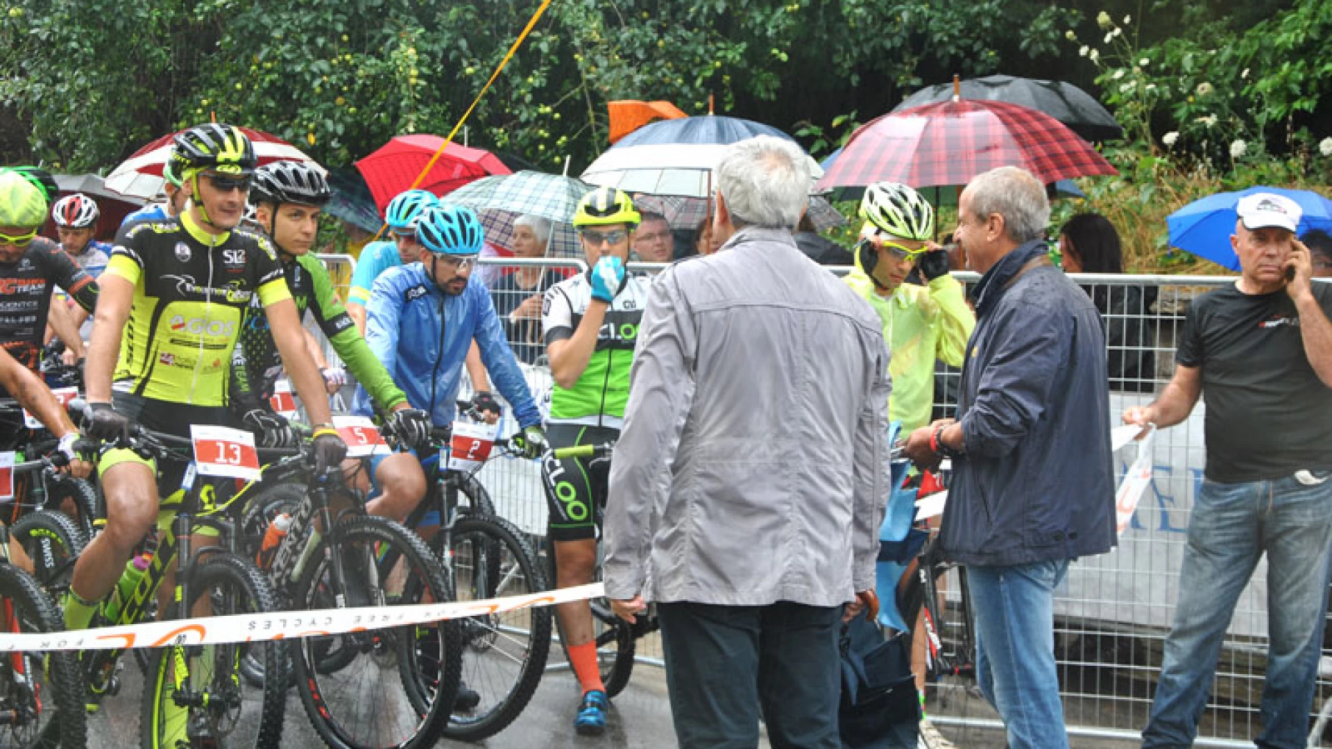 Filignano: nemmeno la pioggia ferma la Mainarde Bike Race. Oltre trecento i partenti.