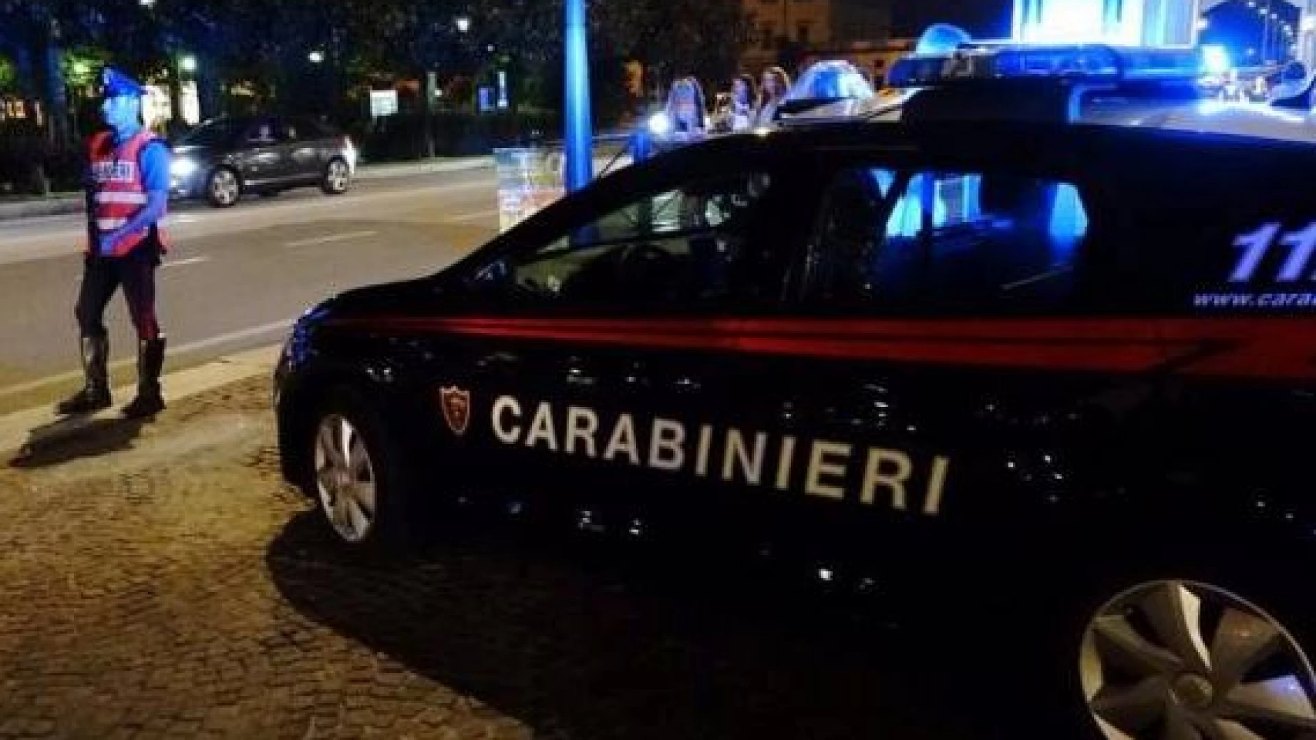Lesioni aggravate e maltrattamenti verso i familiari. I Carabinieri della stazione d Gioia Dei Marsi arrestano un 30enne.