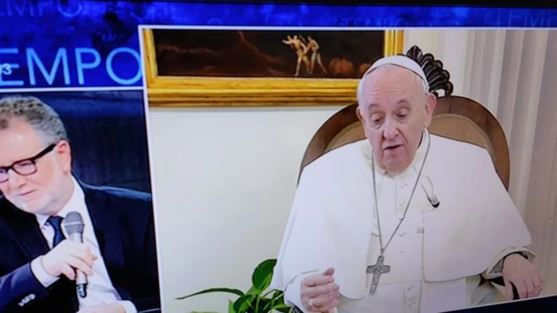 Papa Francesco a Che Tempo che Fa, storica apparizione in tv per un Santo Padre. “Il male del secolo è il chiacchiericcio. Parlate in faccia alle persone”.
