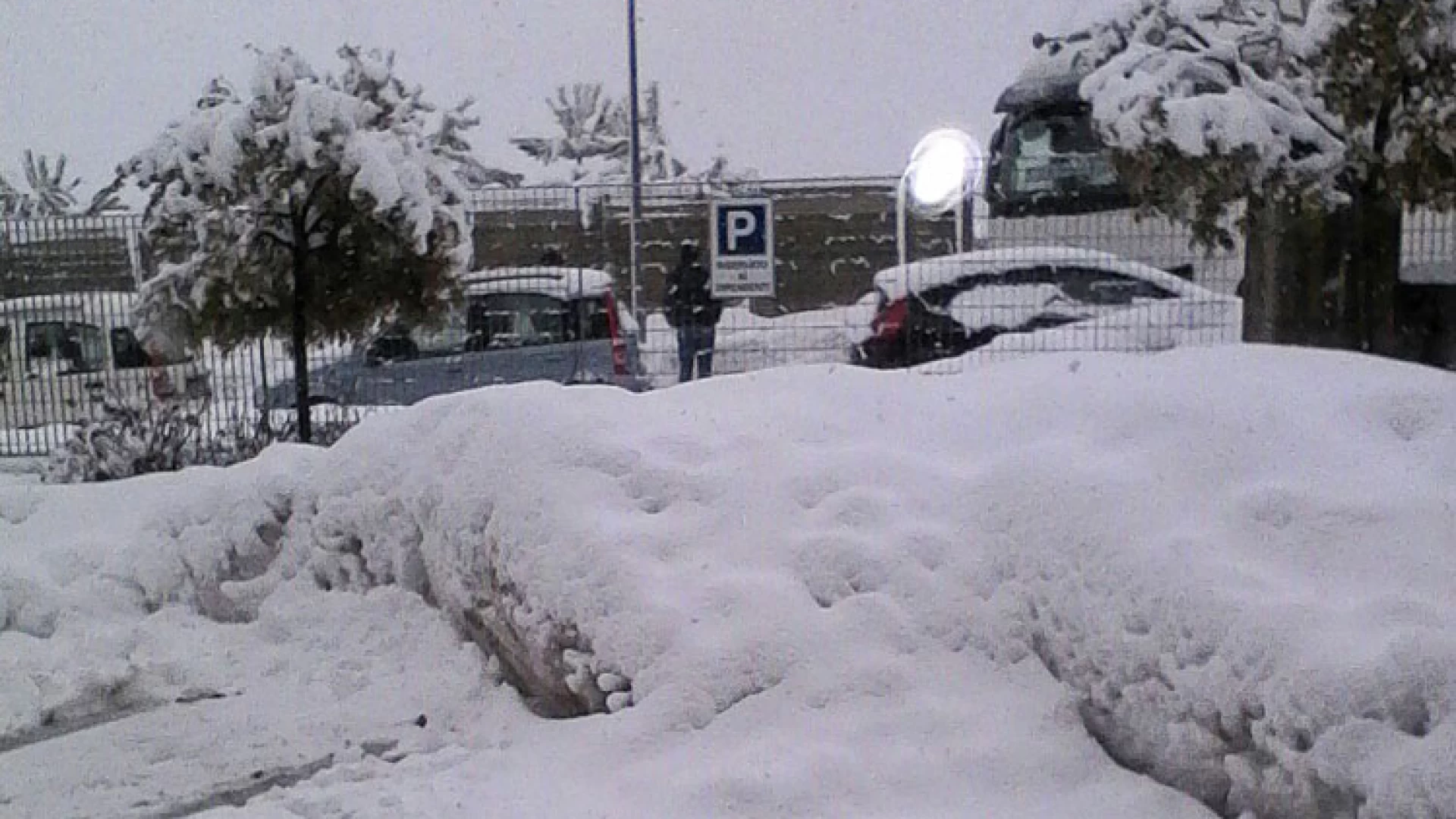 Emergenza neve: ore difficili sul capoluogo di Regione Campobasso. Bufera di neve in atto e circolazione ridotta al minimo.