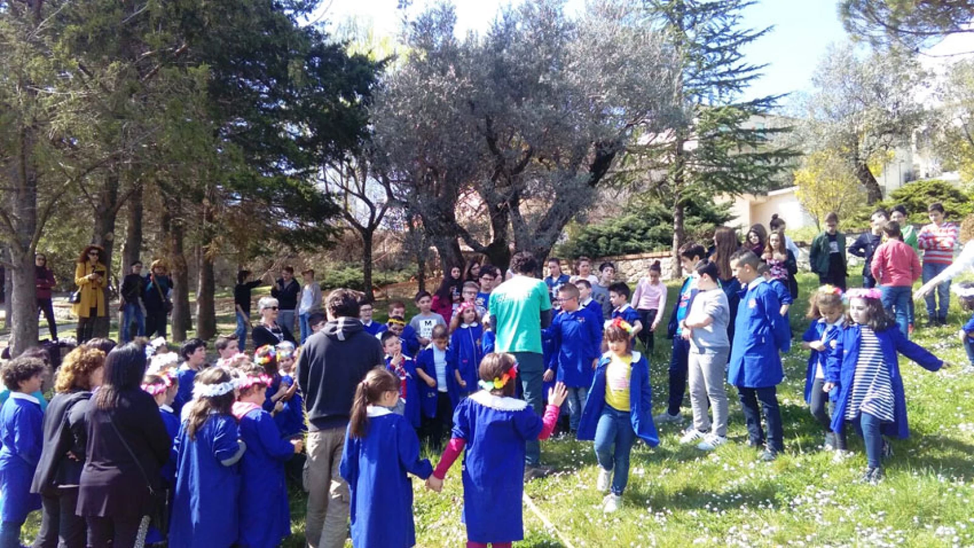 Fornelli: celebrata la festa dell’albero. Gli alunni incontrano la natura.