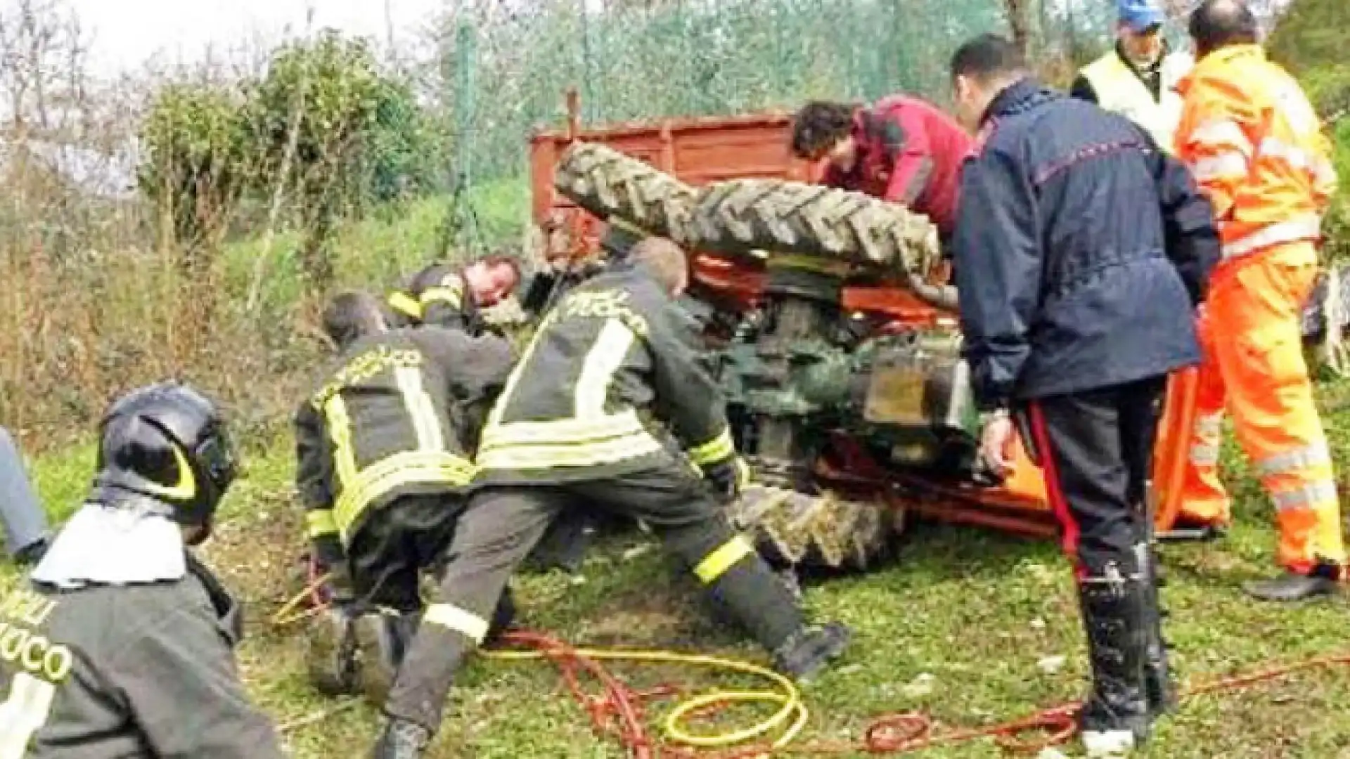 Isernia: tragedia nei campi questo pomeriggio. Agricoltore muore schiacciato dal trattore.