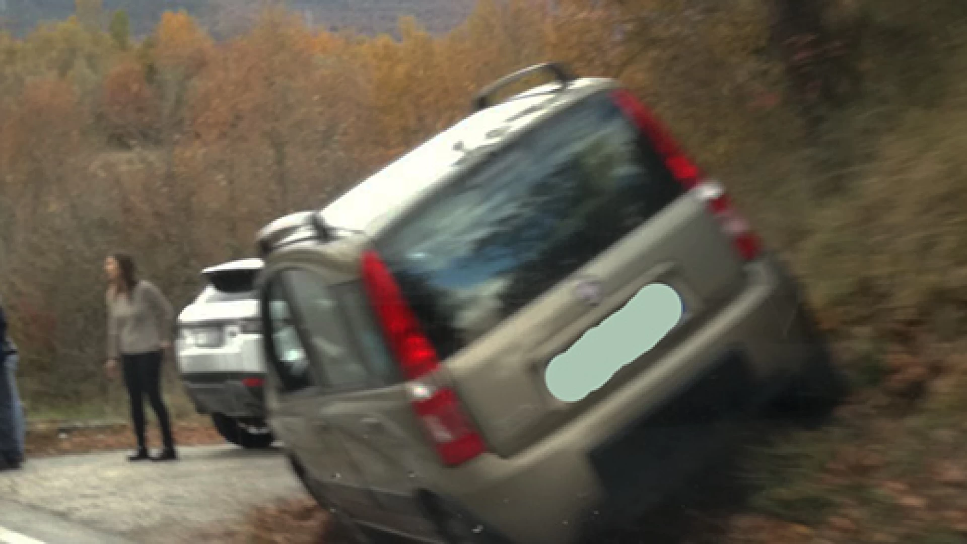 Filignano: automobilista sbanda con l'auto e finisce in un dirupo. Illeso il conducente del mezzo.