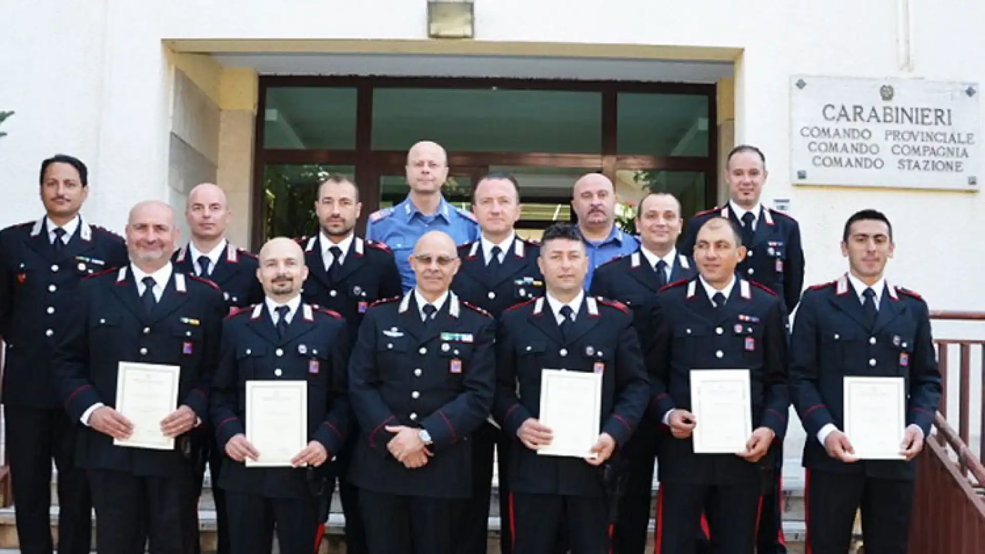 Isernia: Conferite croci d’oro e d’argento per anzianità di servizio militare a dieci Carabinieri.