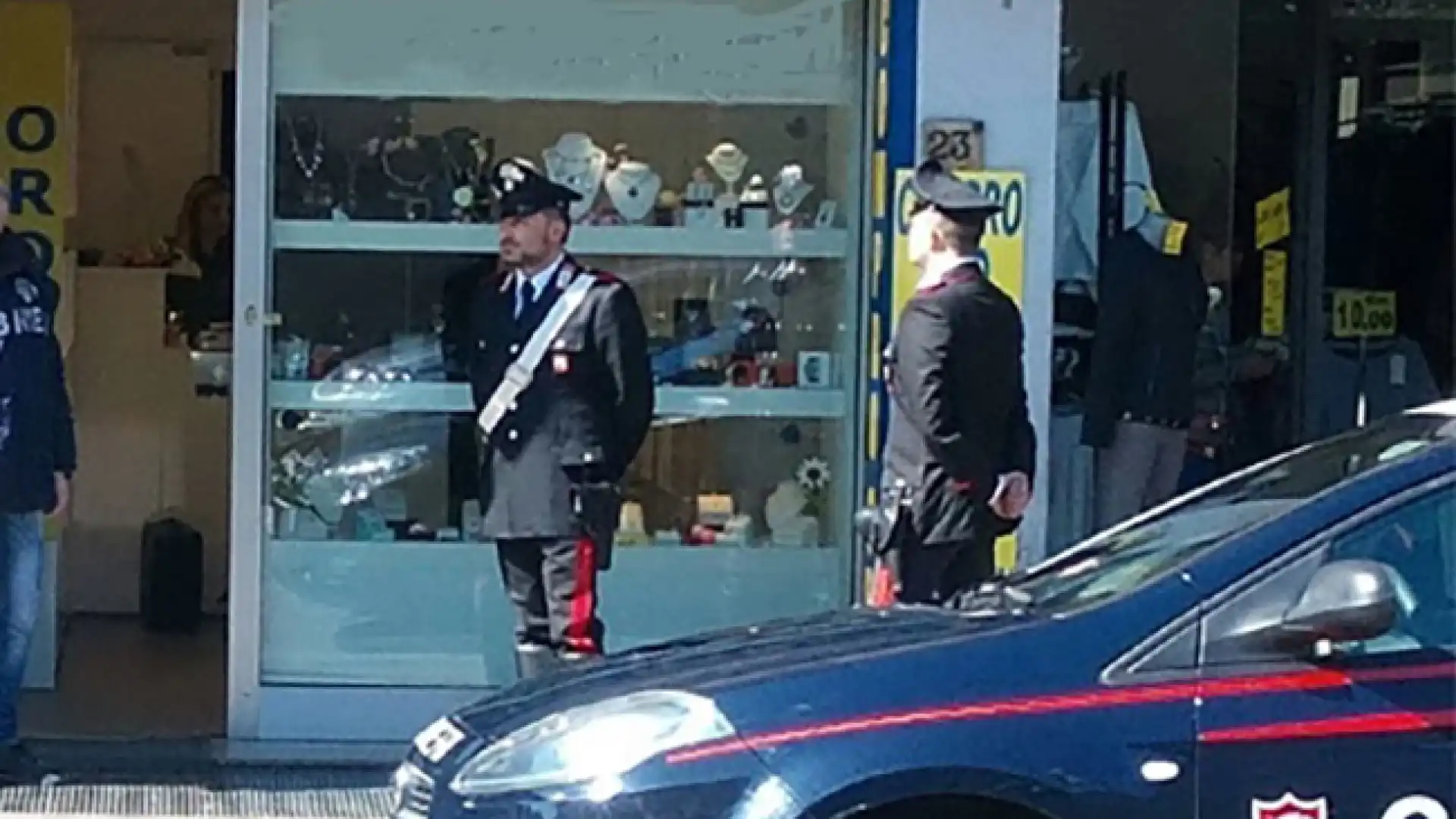 Isernia: Controlli dei Carabinieri presso i “compro oro” per prevenire eventuali traffici illeciti e riciclaggio di oggetti preziosi. Controlli anche a Venafro ed Agnone.