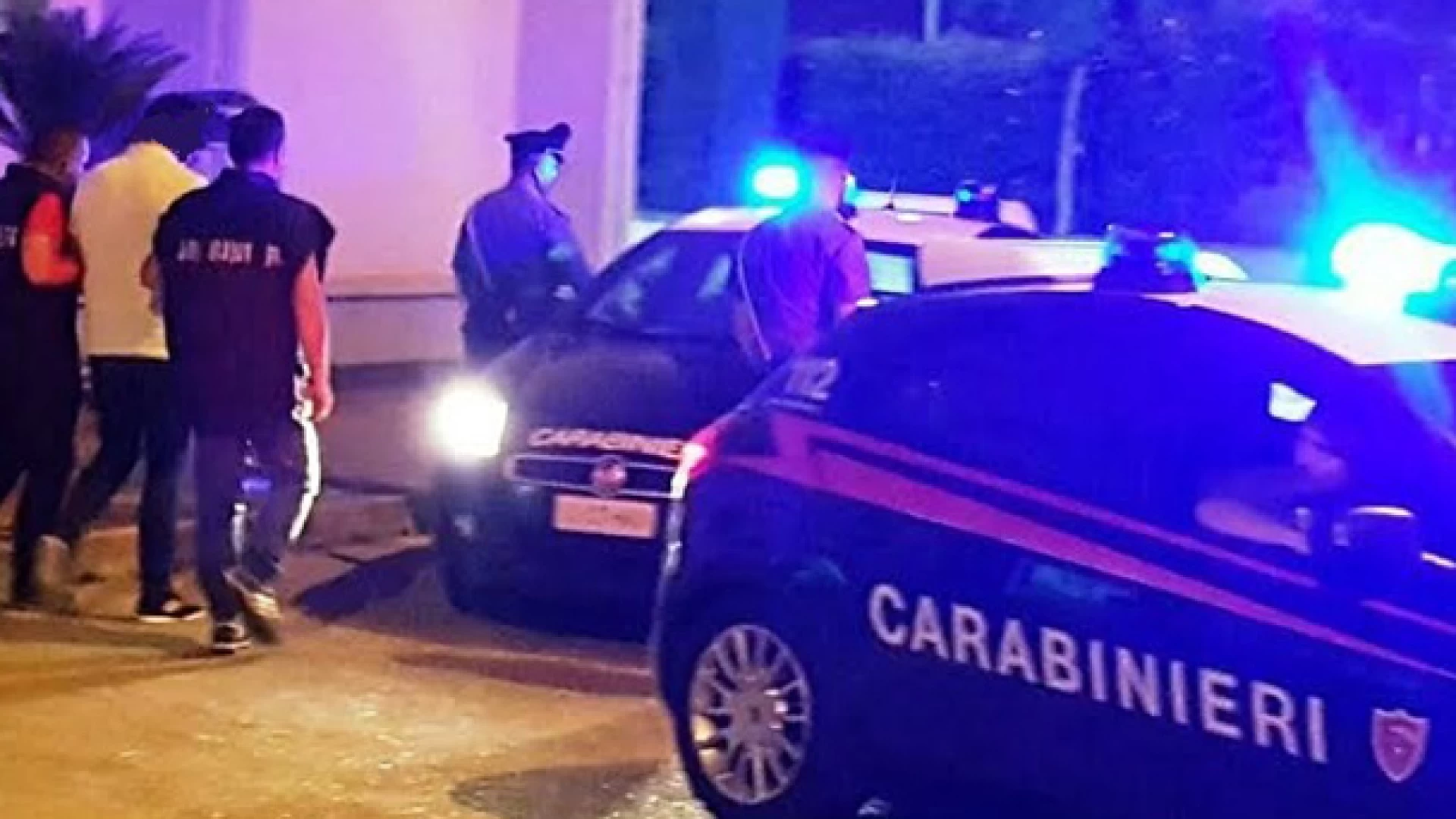 Montaquila: pregiudicato molesta i clienti di un bar e tenta di sfuggire ai Carabinieri. Arrestato dagli uomini dell’Arma.