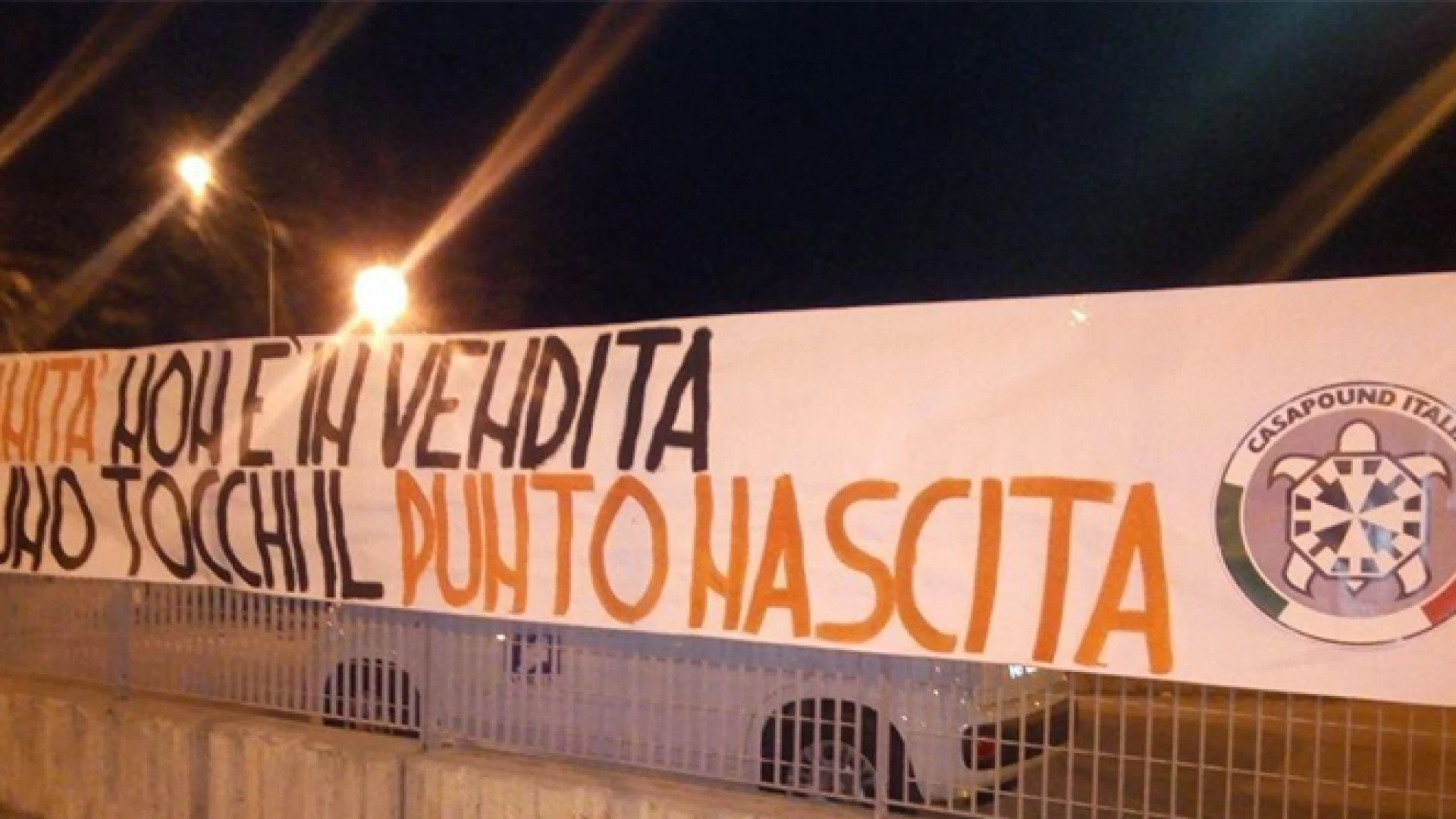 Termoli: “Nessuno tocchi il punto nascita”, striscione di protesta di CasaPound contro la possibile chiusura del reparto.