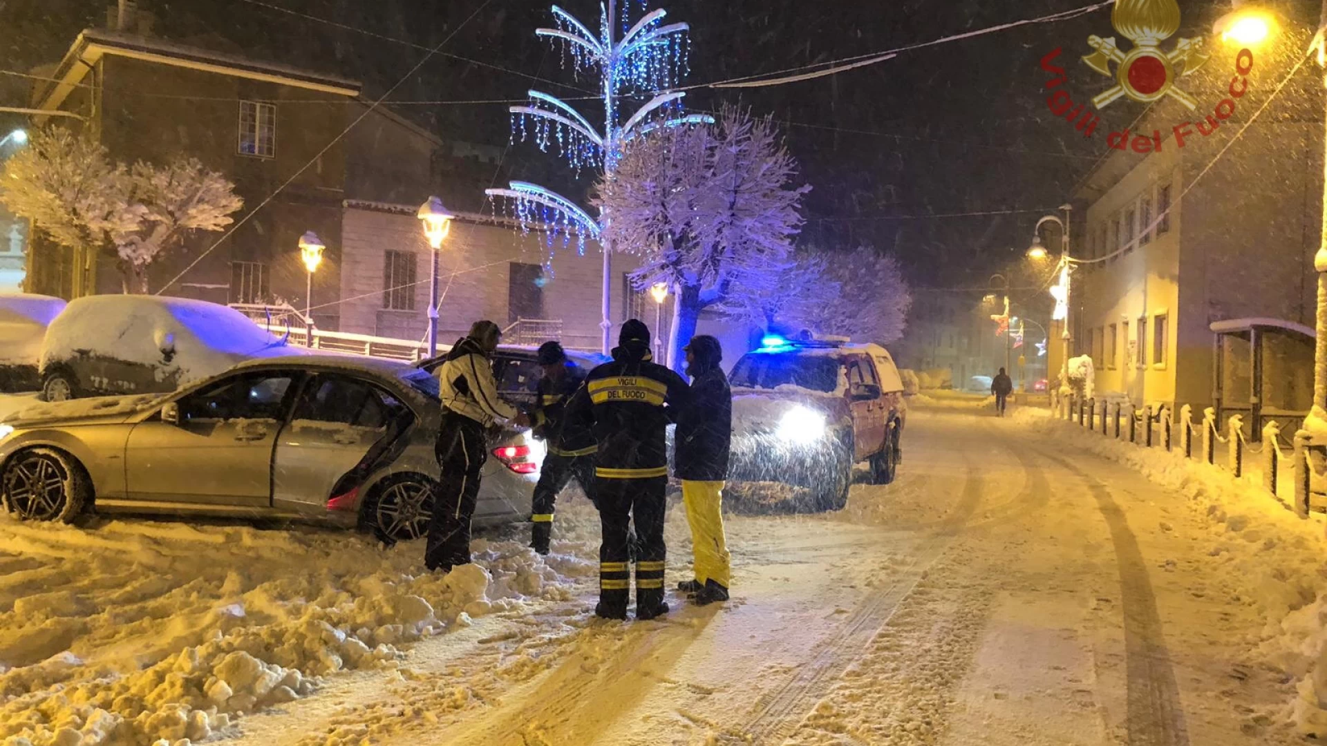 Primi disagi causati dalle neve. Diversi automobilisti soccorsi dai Vigili del Fuoco di Isernia in Alto Molise.