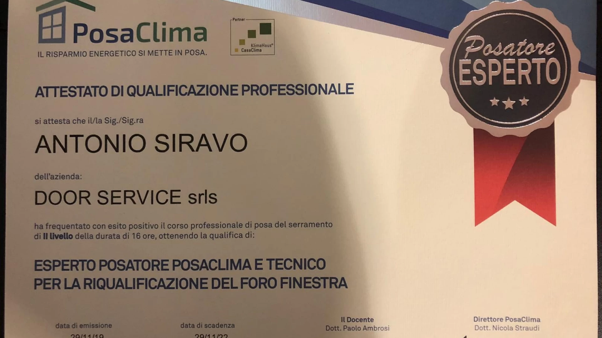 Posa serramenti termici, Antonio Siravo riceve riconoscimento da Dekra Italia.