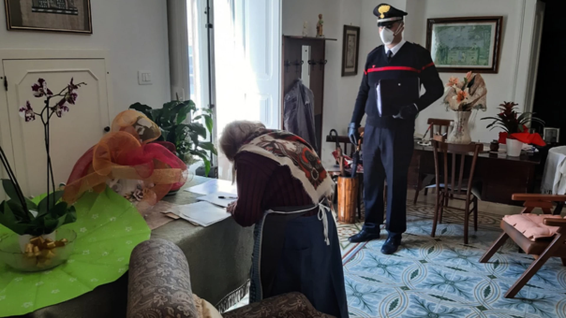 Isernia: Nei giorni dell’emergenza coronavirus i Carabinieri consegnano pensioni agli anziani
